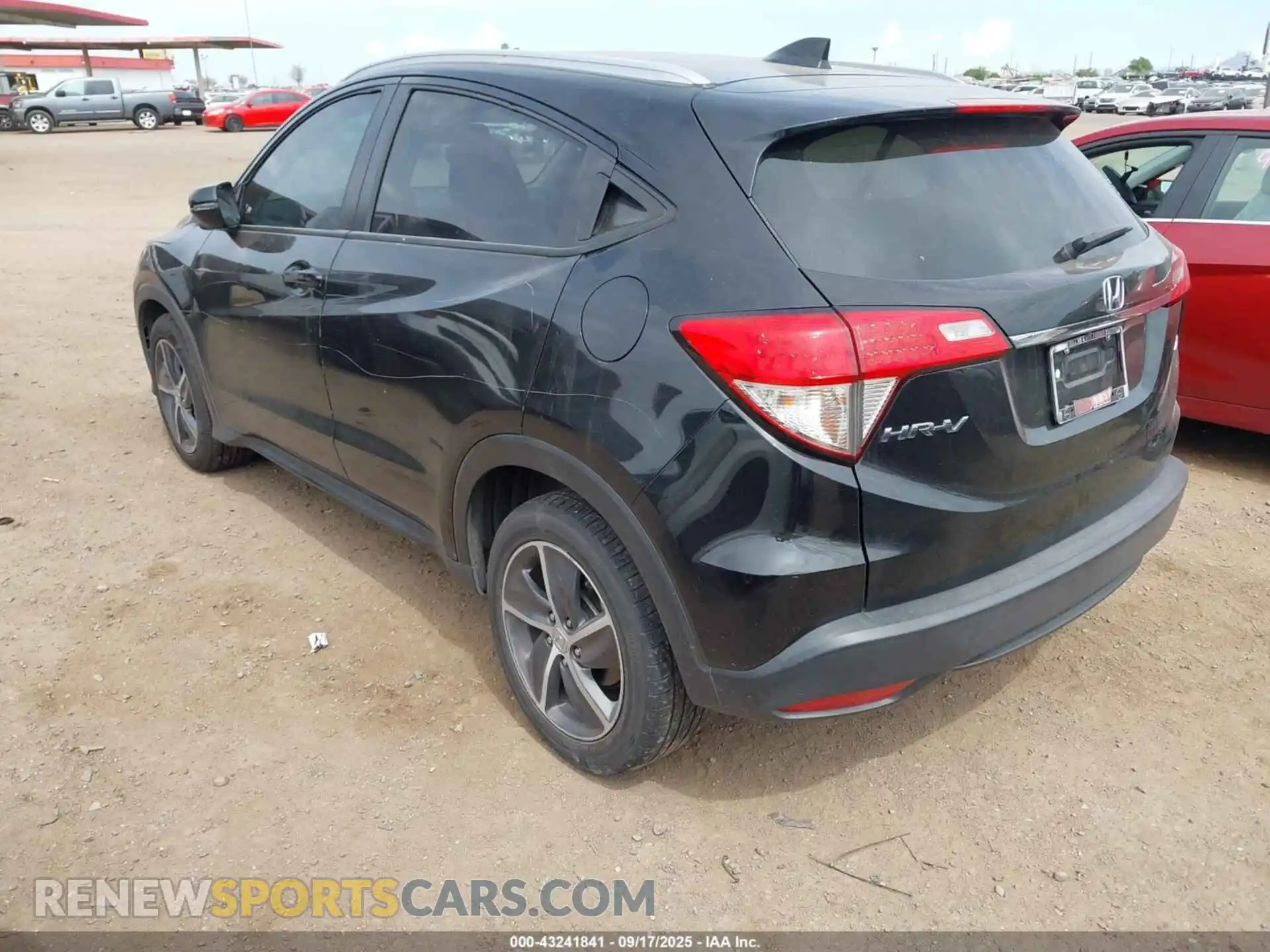 3 Photograph of a damaged car 3CZRU6H53MM755896 HONDA HR-V 2021
