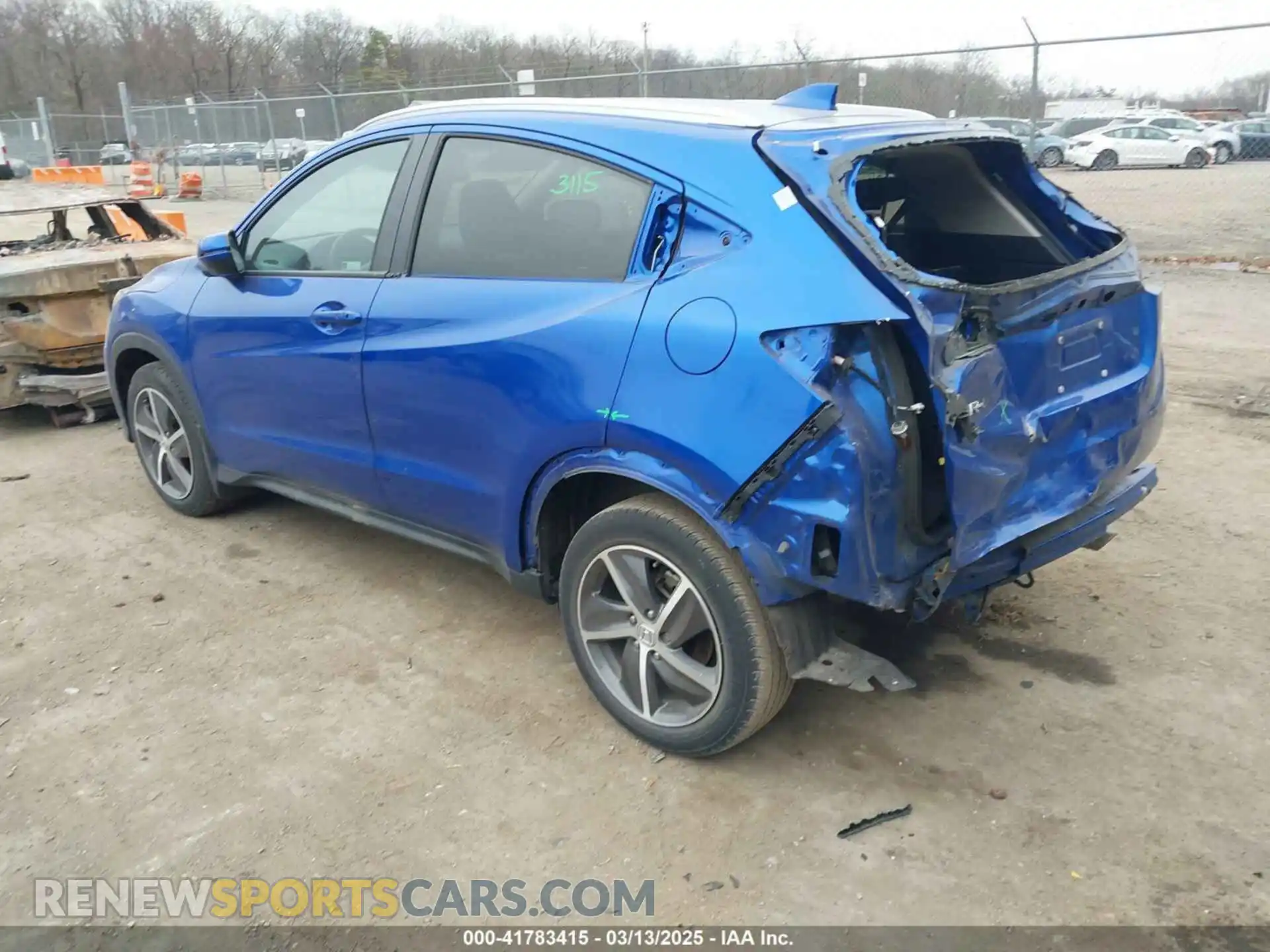 3 Photograph of a damaged car 3CZRU6H54MM718761 HONDA HR-V 2021