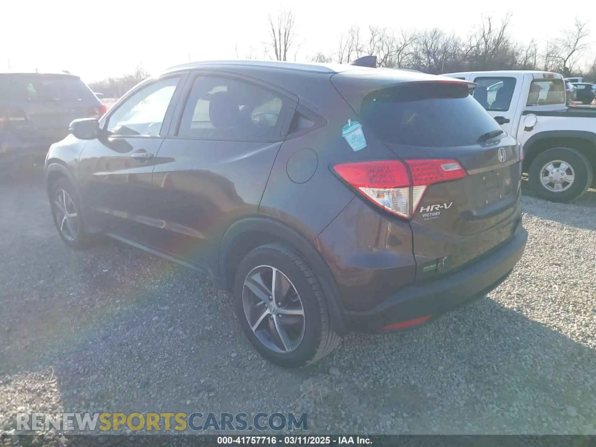 3 Photograph of a damaged car 3CZRU6H54MM748522 HONDA HR-V 2021