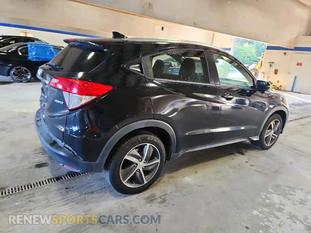 3 Photograph of a damaged car 3CZRU6H54MM755924 HONDA HR-V 2021