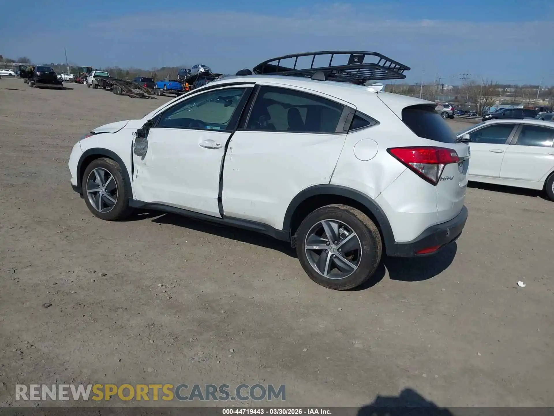 3 Photograph of a damaged car 3CZRU6H55MM706554 HONDA HR-V 2021