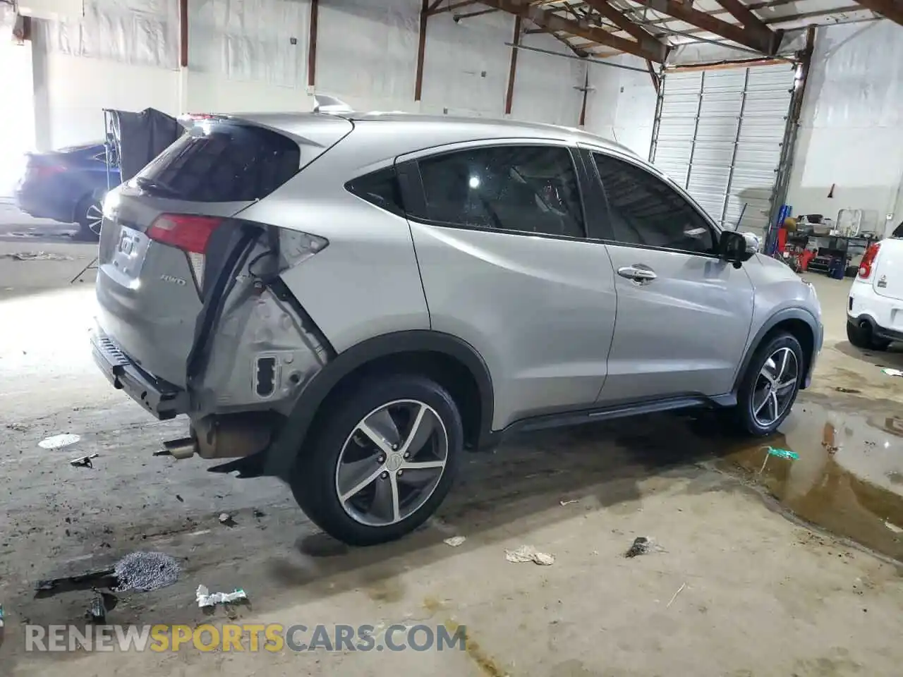 3 Photograph of a damaged car 3CZRU6H55MM745239 HONDA HR-V 2021
