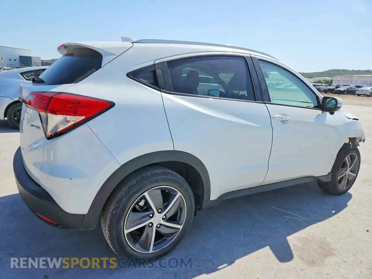 3 Photograph of a damaged car 3CZRU6H56MM750174 HONDA HR-V 2021