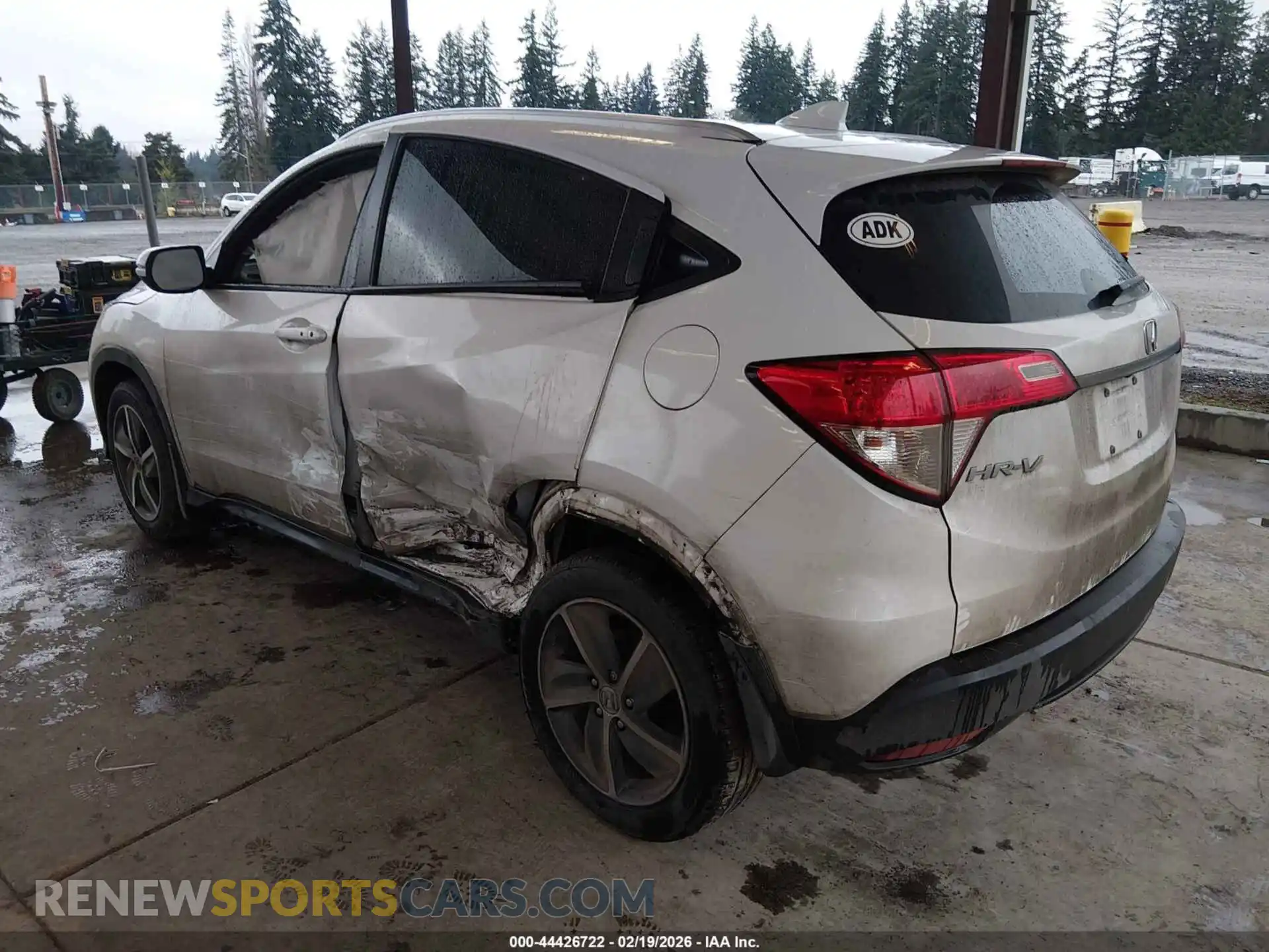 3 Photograph of a damaged car 3CZRU6H57MM706524 HONDA HR-V 2021