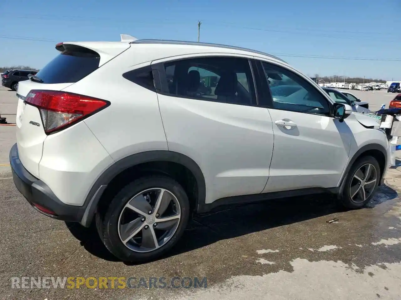 3 Photograph of a damaged car 3CZRU6H57MM727504 HONDA HR-V 2021