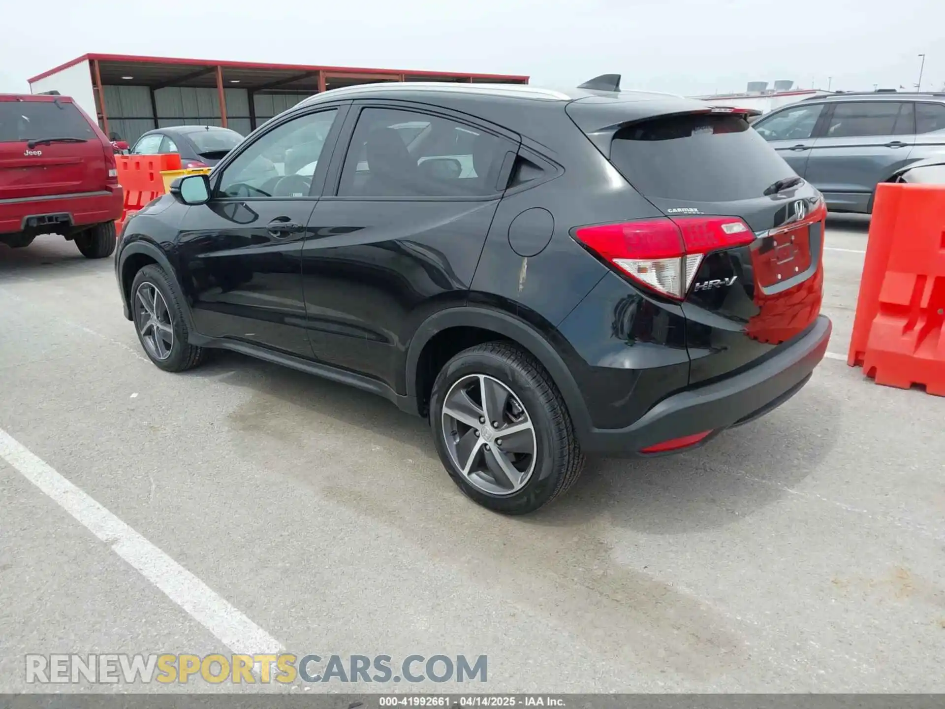3 Photograph of a damaged car 3CZRU6H59MM735281 HONDA HR-V 2021