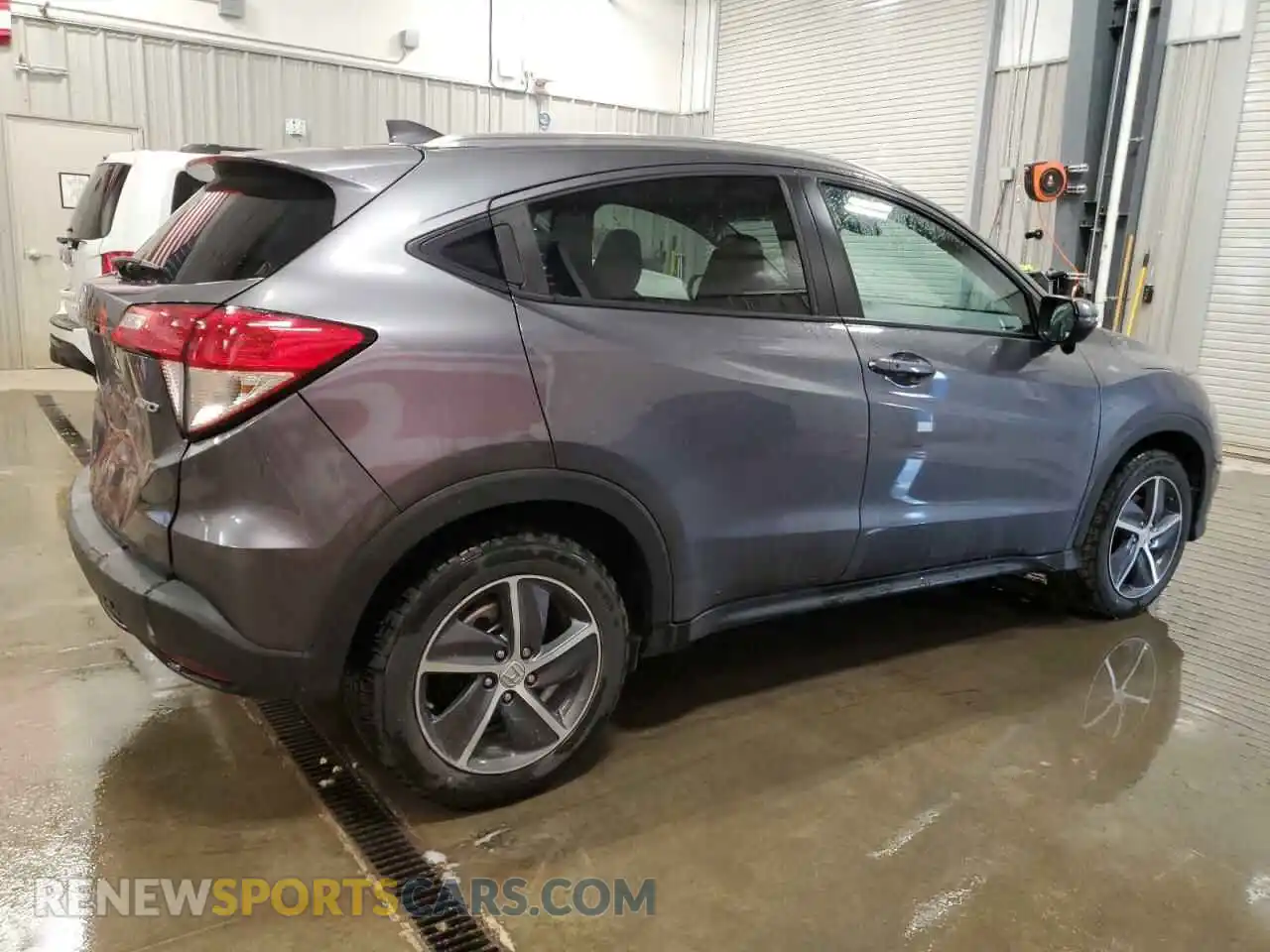 3 Photograph of a damaged car 3CZRU6H5XMM713208 HONDA HR-V 2021