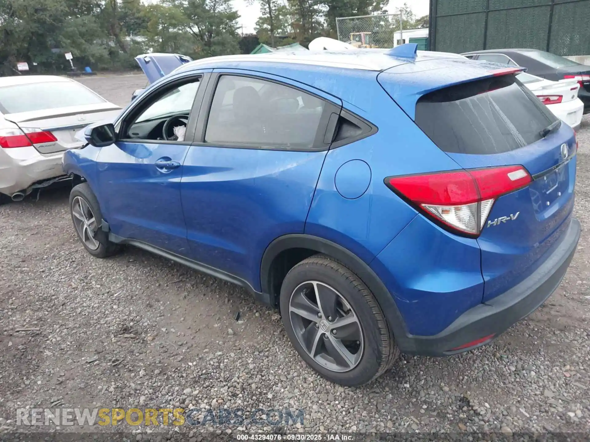 3 Photograph of a damaged car 3CZRU6H73MM730157 HONDA HR-V 2021