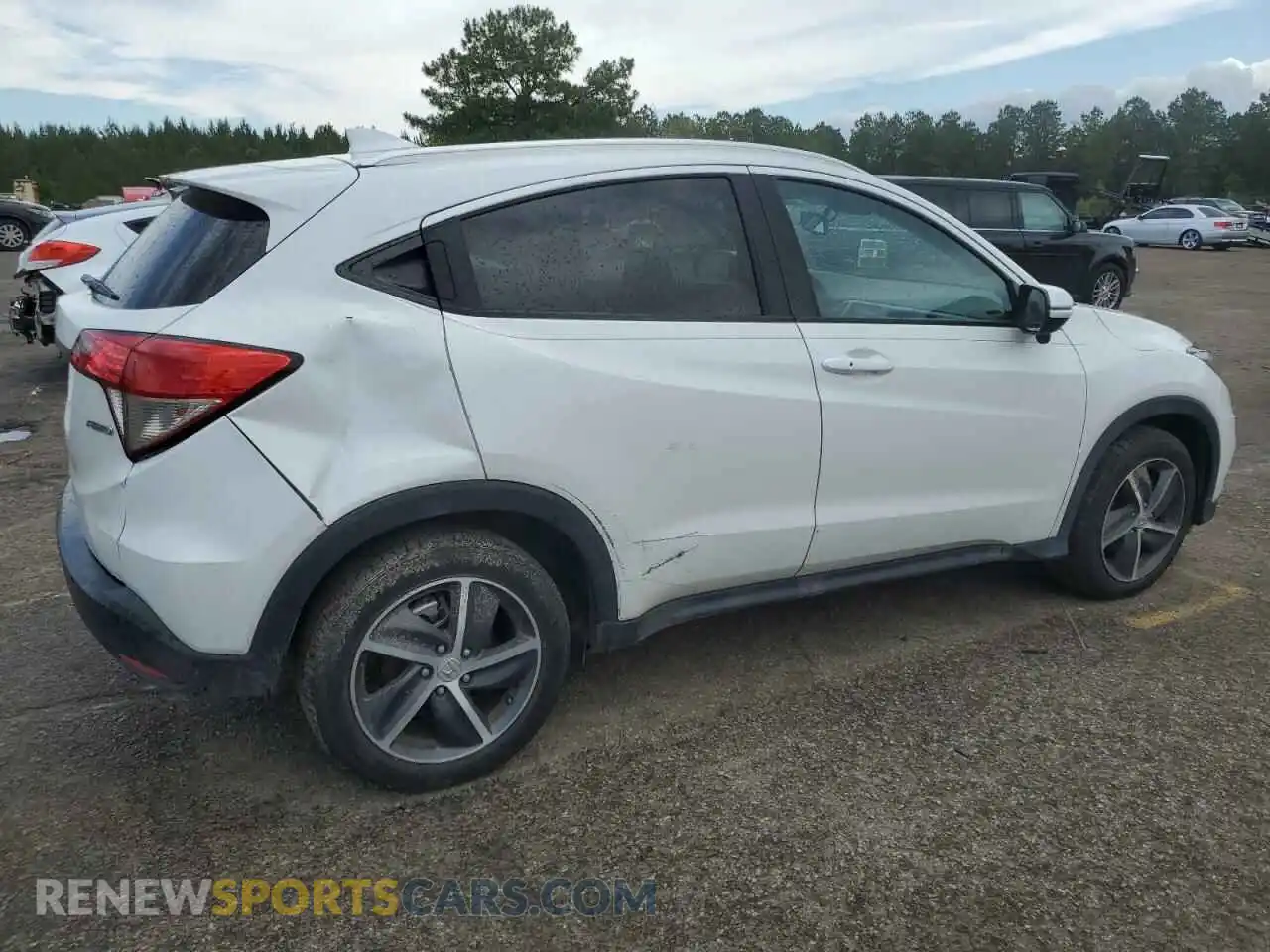 3 Photograph of a damaged car 3CZRU6H75MM717524 HONDA HR-V 2021