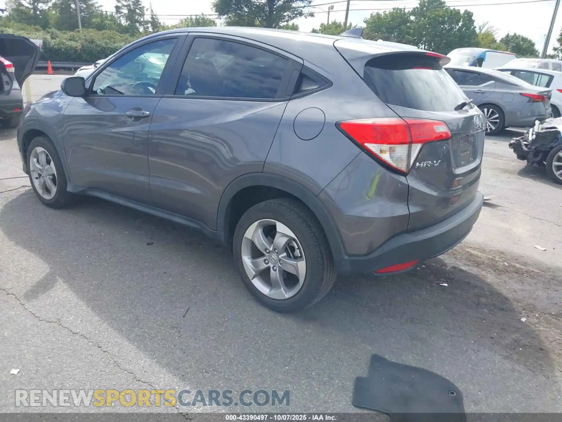 3 Photograph of a damaged car 3CZRU5H36NM739749 HONDA HR-V 2022
