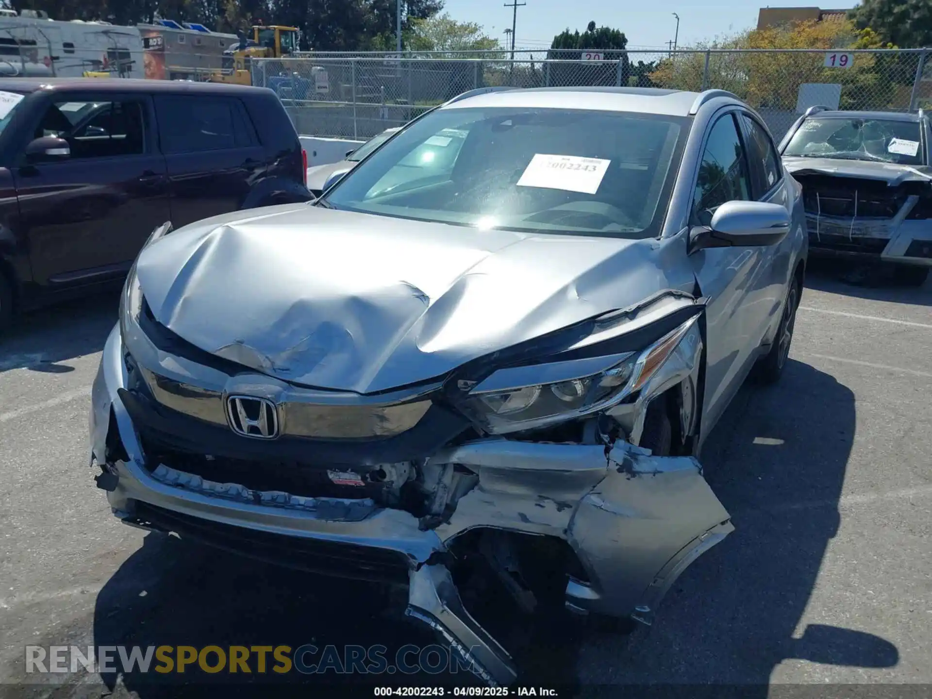 2 Photograph of a damaged car 3CZRU5H73NM725519 HONDA HR-V 2022