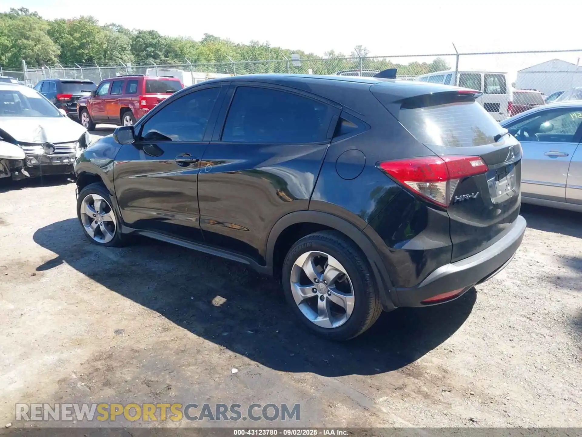 3 Photograph of a damaged car 3CZRU6H35NM744799 HONDA HR-V 2022