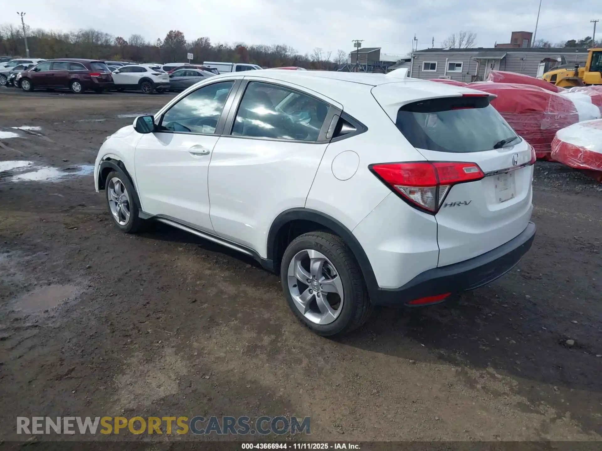 3 Photograph of a damaged car 3CZRU6H36NM702710 HONDA HR-V 2022