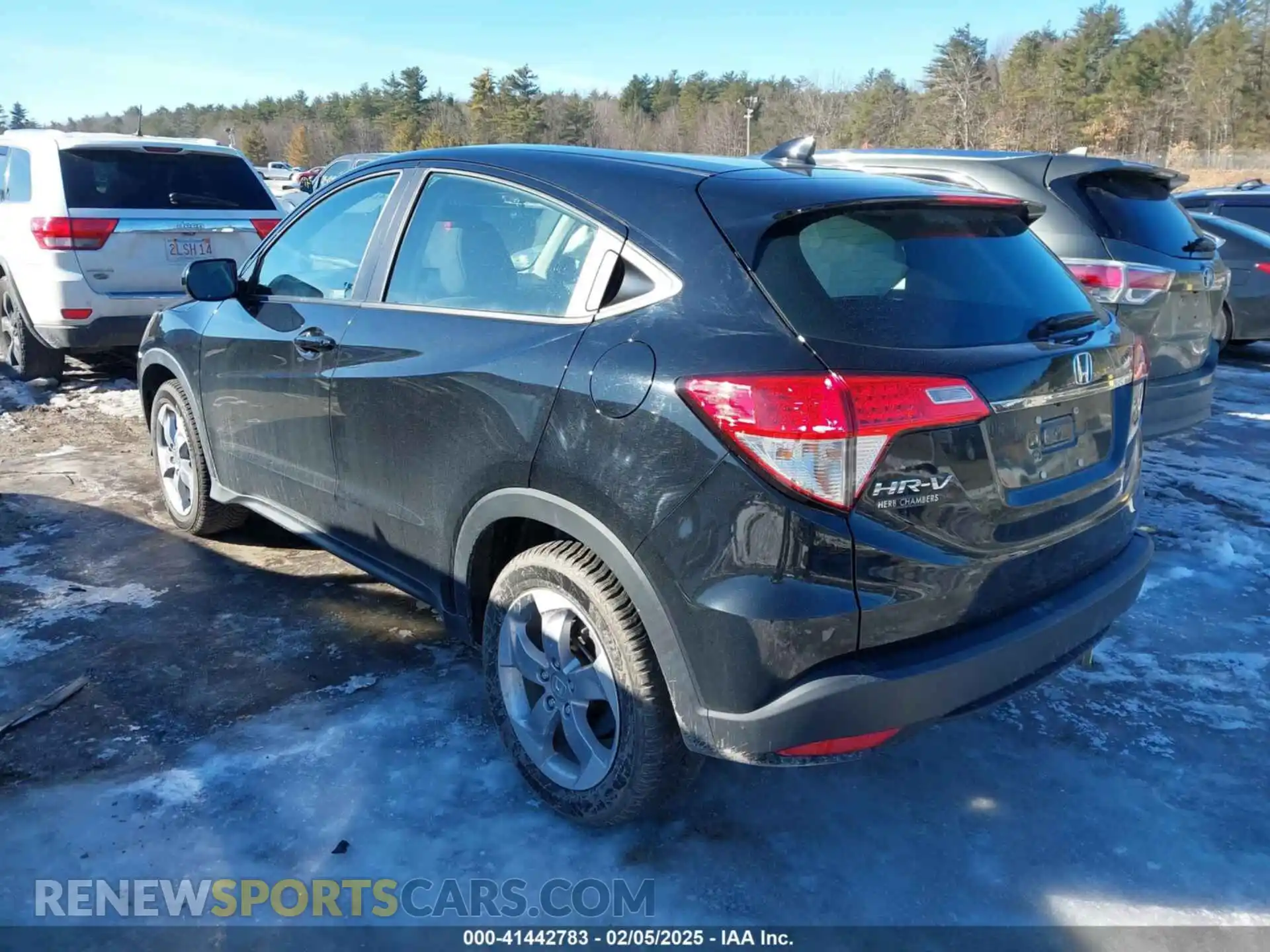 3 Photograph of a damaged car 3CZRU6H36NM718745 HONDA HR-V 2022
