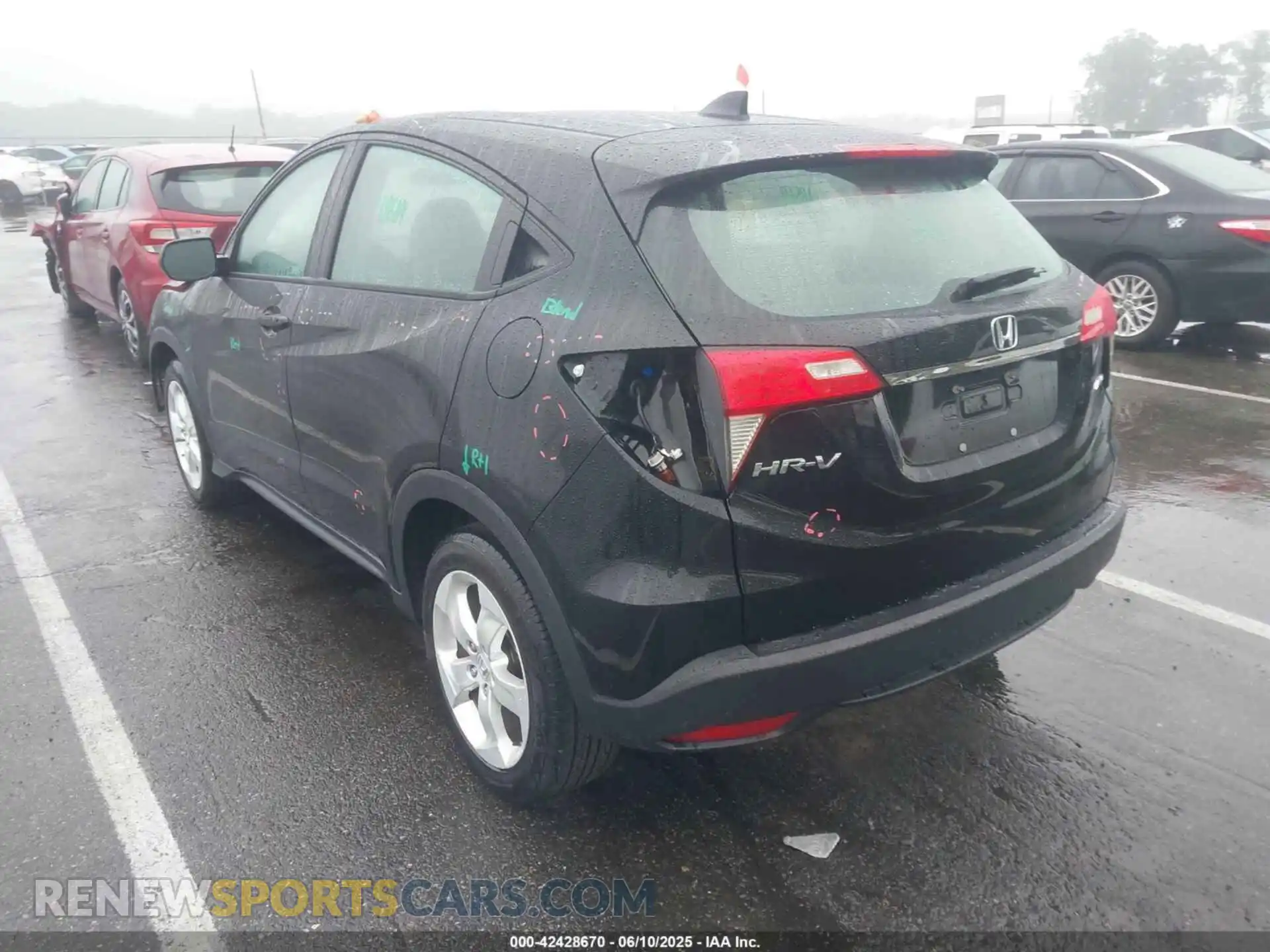 3 Photograph of a damaged car 3CZRU6H36NM728031 HONDA HR-V 2022