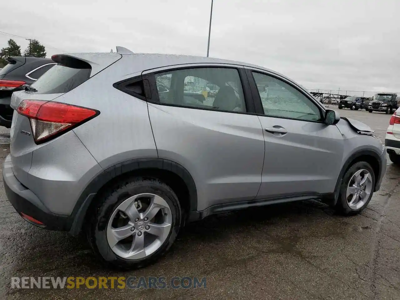 3 Photograph of a damaged car 3CZRU6H36NM735576 HONDA HR-V 2022