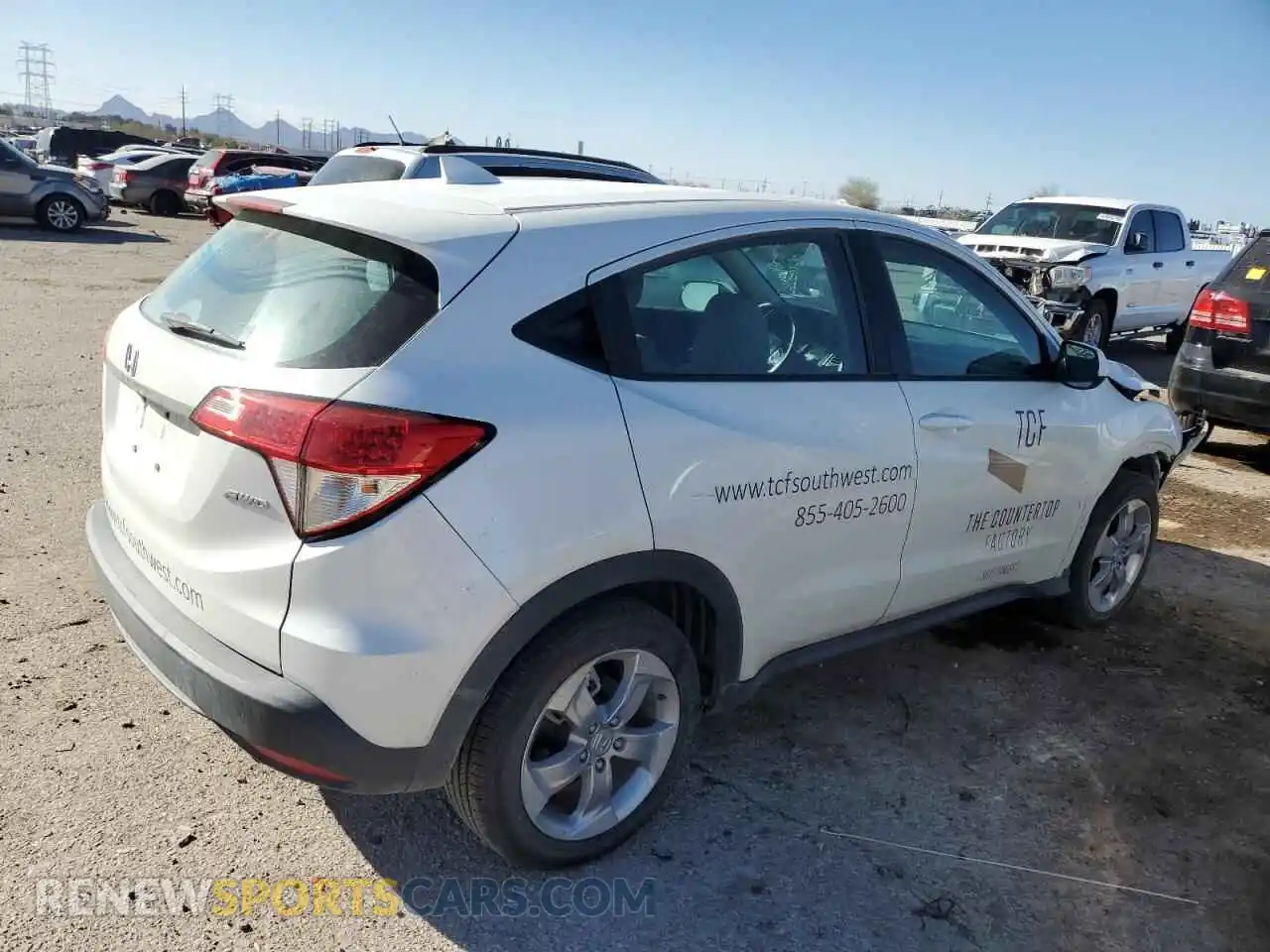 3 Photograph of a damaged car 3CZRU6H36NM742401 HONDA HR-V 2022