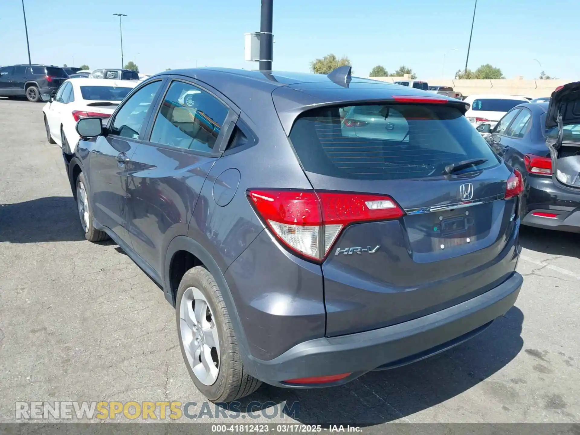 3 Photograph of a damaged car 3CZRU6H36NM744939 HONDA HR-V 2022