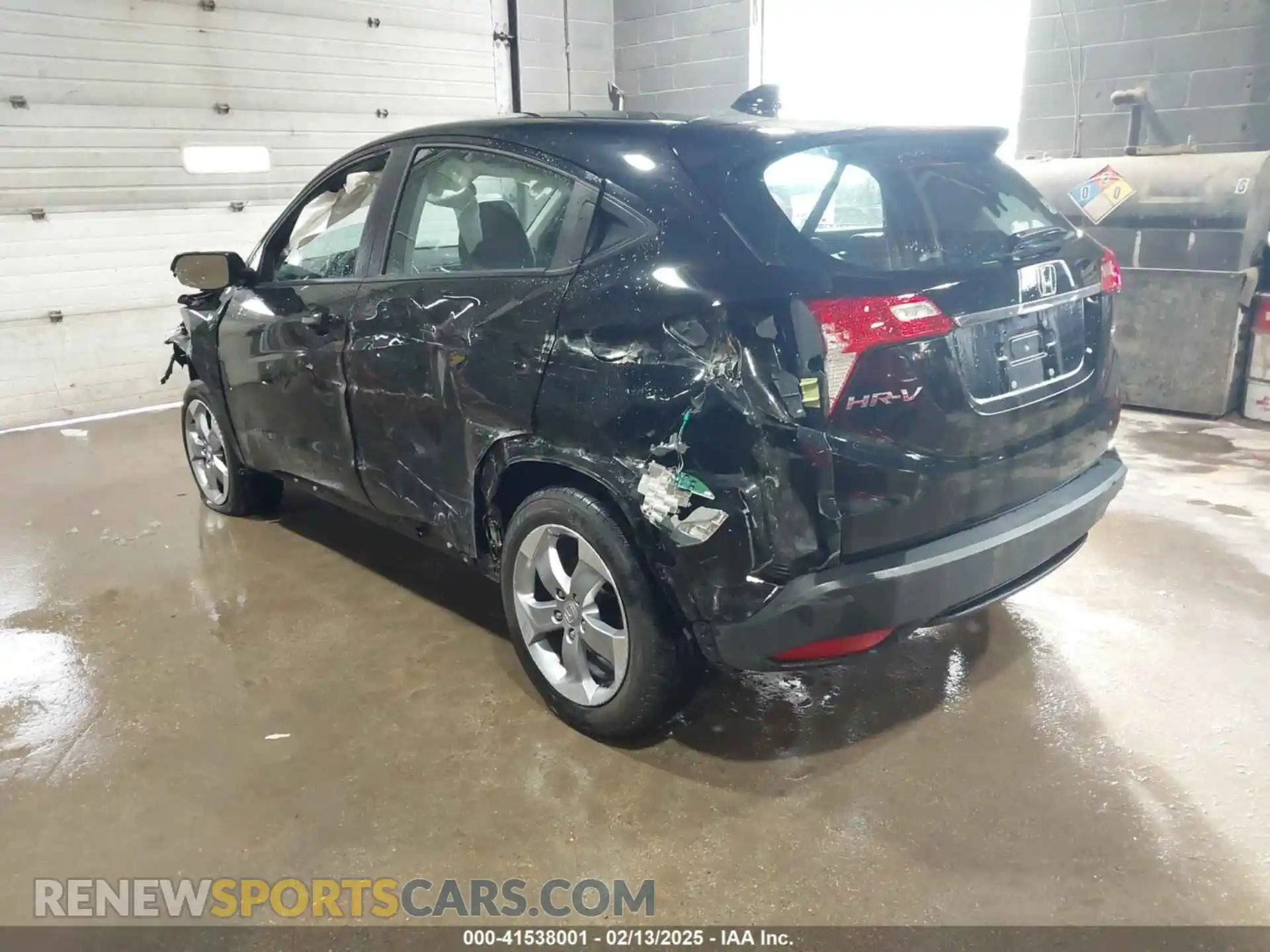3 Photograph of a damaged car 3CZRU6H36NM766178 HONDA HR-V 2022