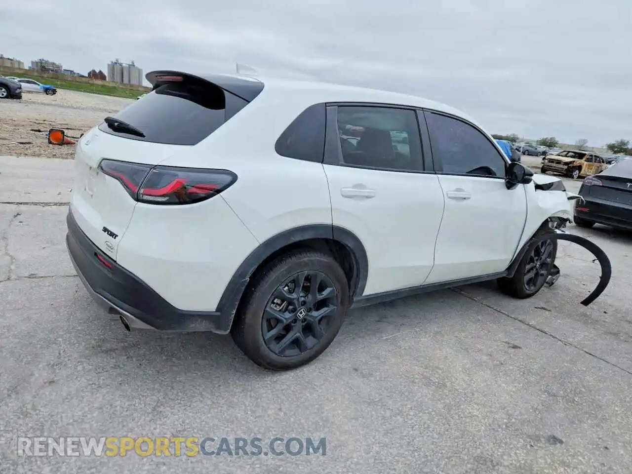 3 Photograph of a damaged car 3CZRZ1H53PM720428 HONDA HR-V 2023