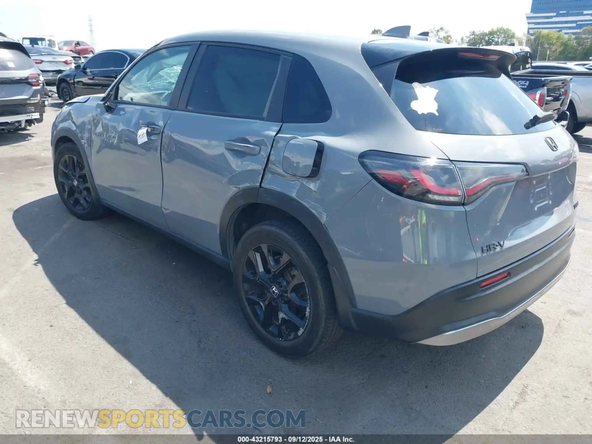 3 Photograph of a damaged car 3CZRZ1H57PM701817 HONDA HR-V 2023