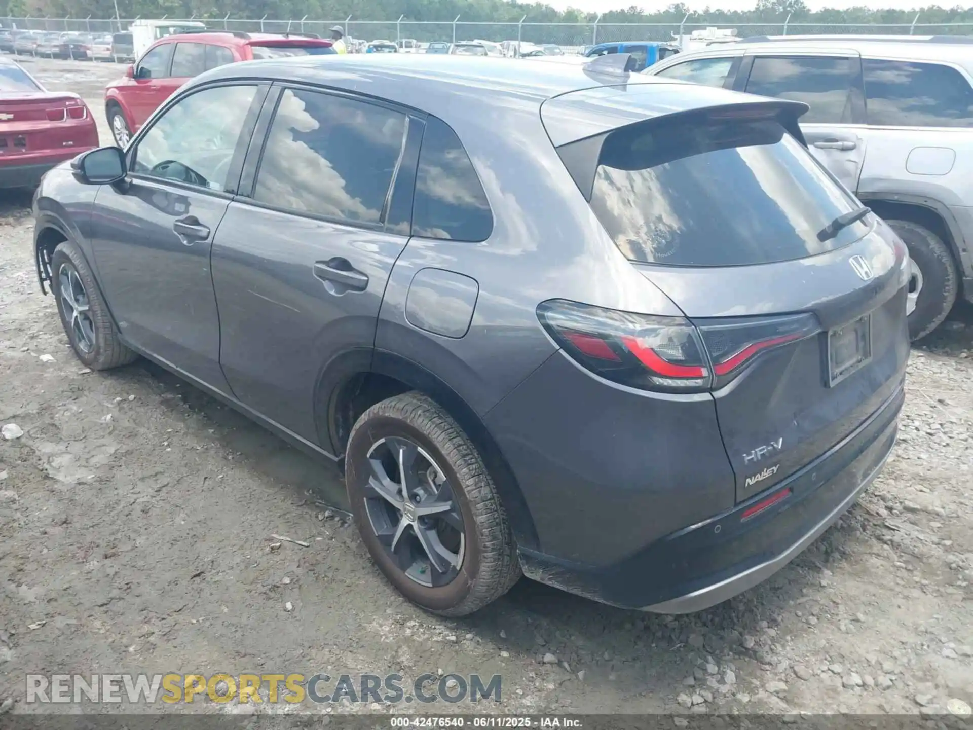 3 Photograph of a damaged car 3CZRZ1H71PM700535 HONDA HR-V 2023