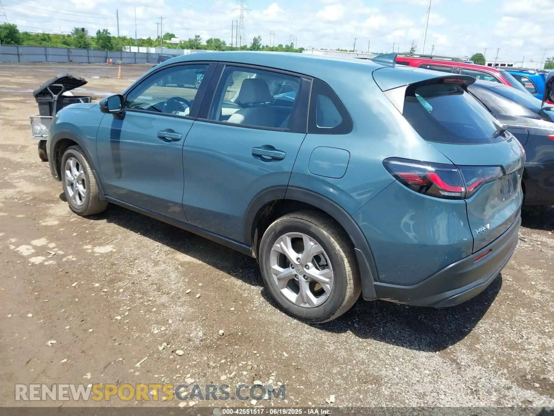 3 Фотография поврежденного автомобиля 3CZRZ2H31PM726863 HONDA HR-V 2023