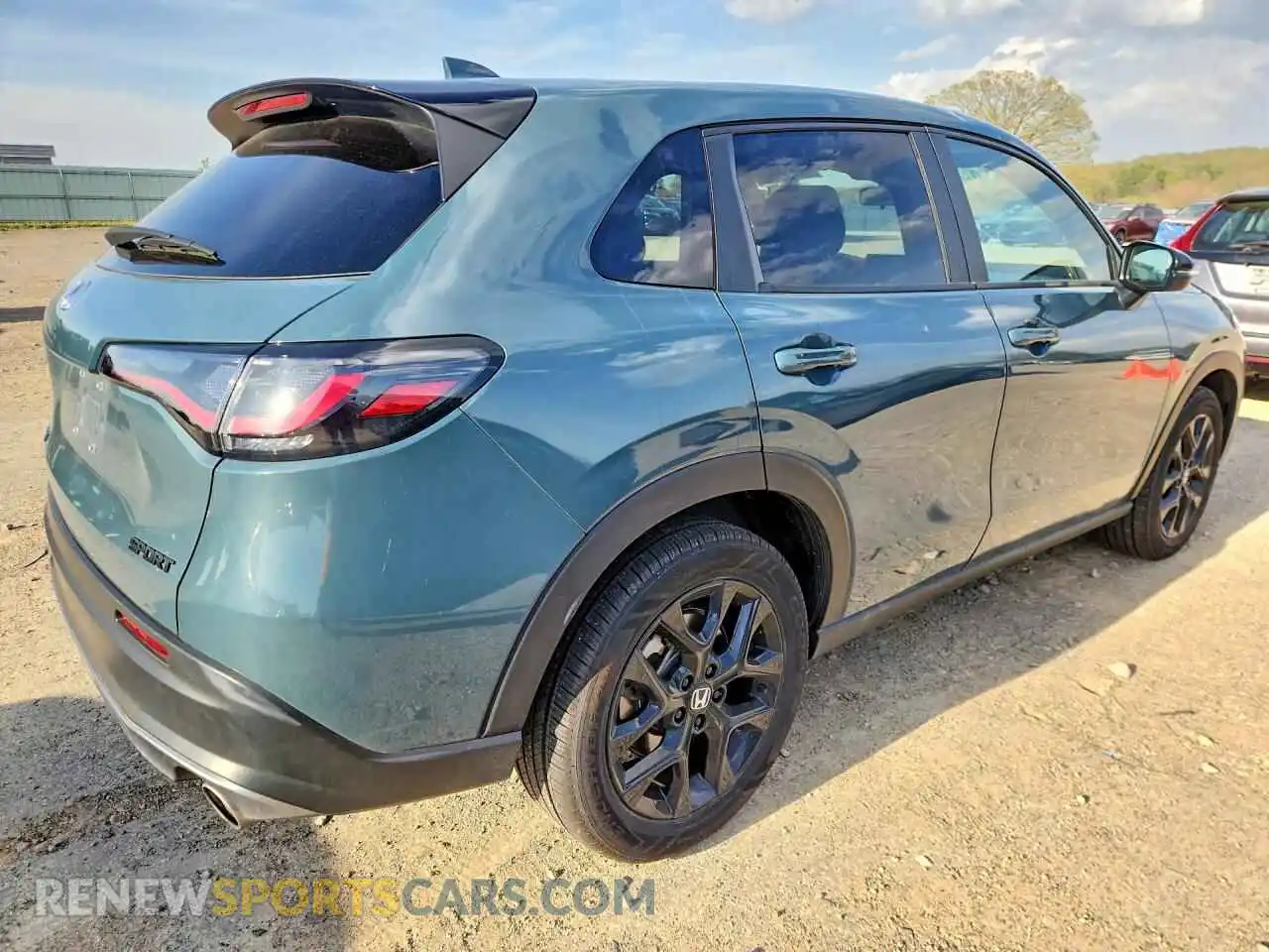 3 Photograph of a damaged car 3CZRZ2H53RM780315 HONDA HR-V 2024