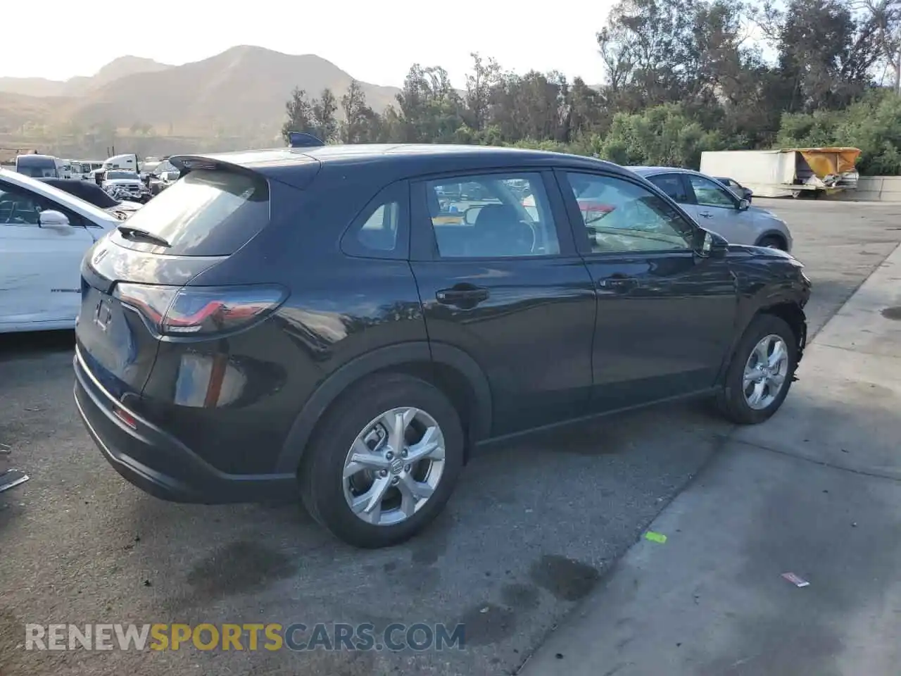 3 Photograph of a damaged car 3CZRZ1H32SM729421 HONDA HR-V 2025