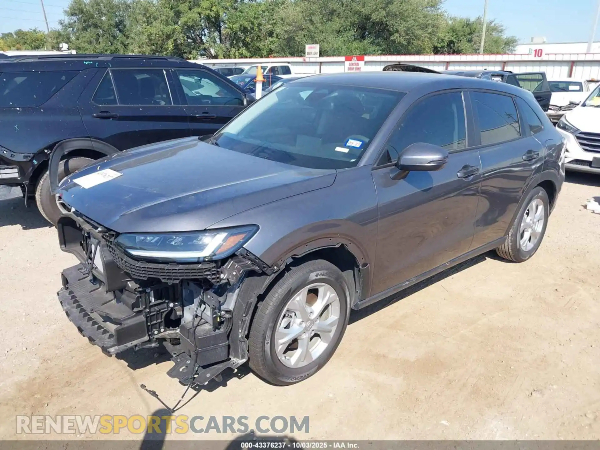 2 fotografías del automóvil dañado 3CZRZ1H37SM757151 HONDA HR-V 2025