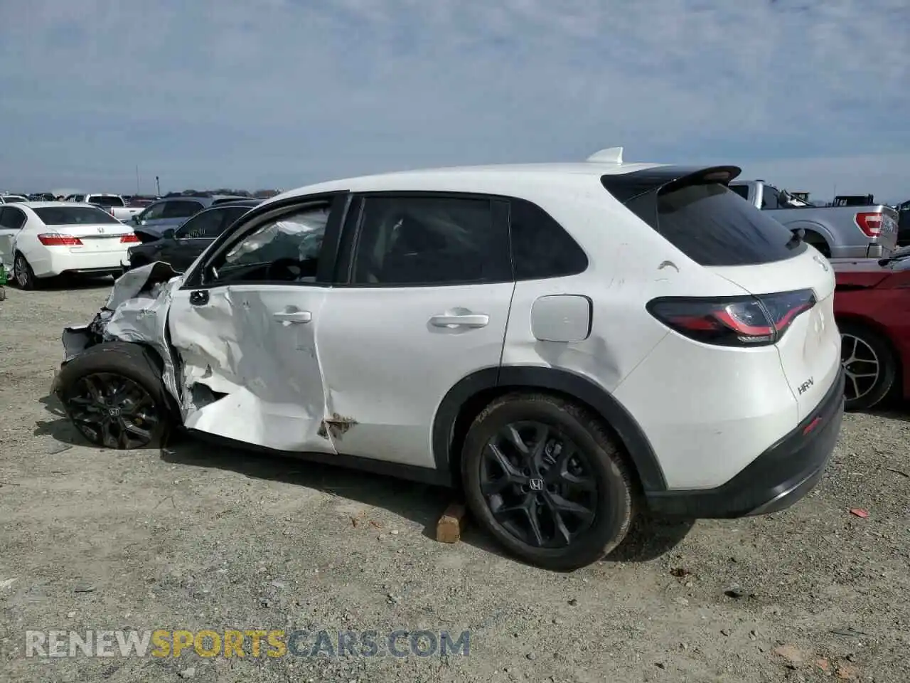 2 fotografías del automóvil dañado 3CZRZ1H57SM700384 HONDA HR-V 2025