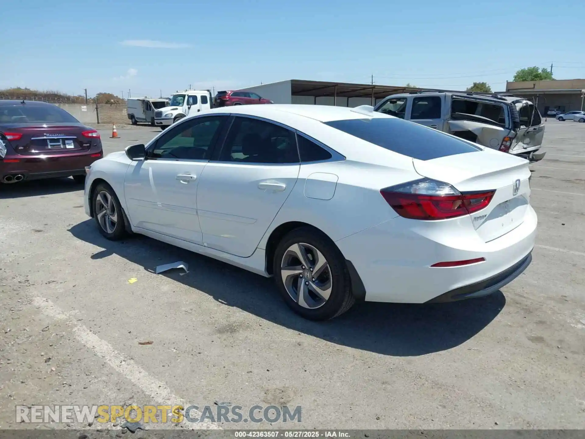 3 Photograph of a damaged car 19XZE4F52LE008230 HONDA INSIGHT 2020