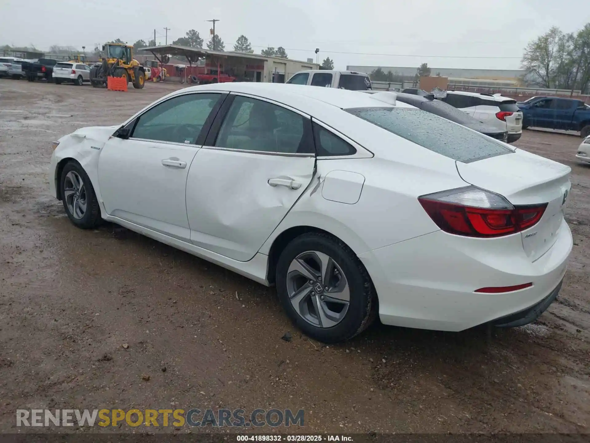 3 Photograph of a damaged car 19XZE4F57LE005906 HONDA INSIGHT 2020