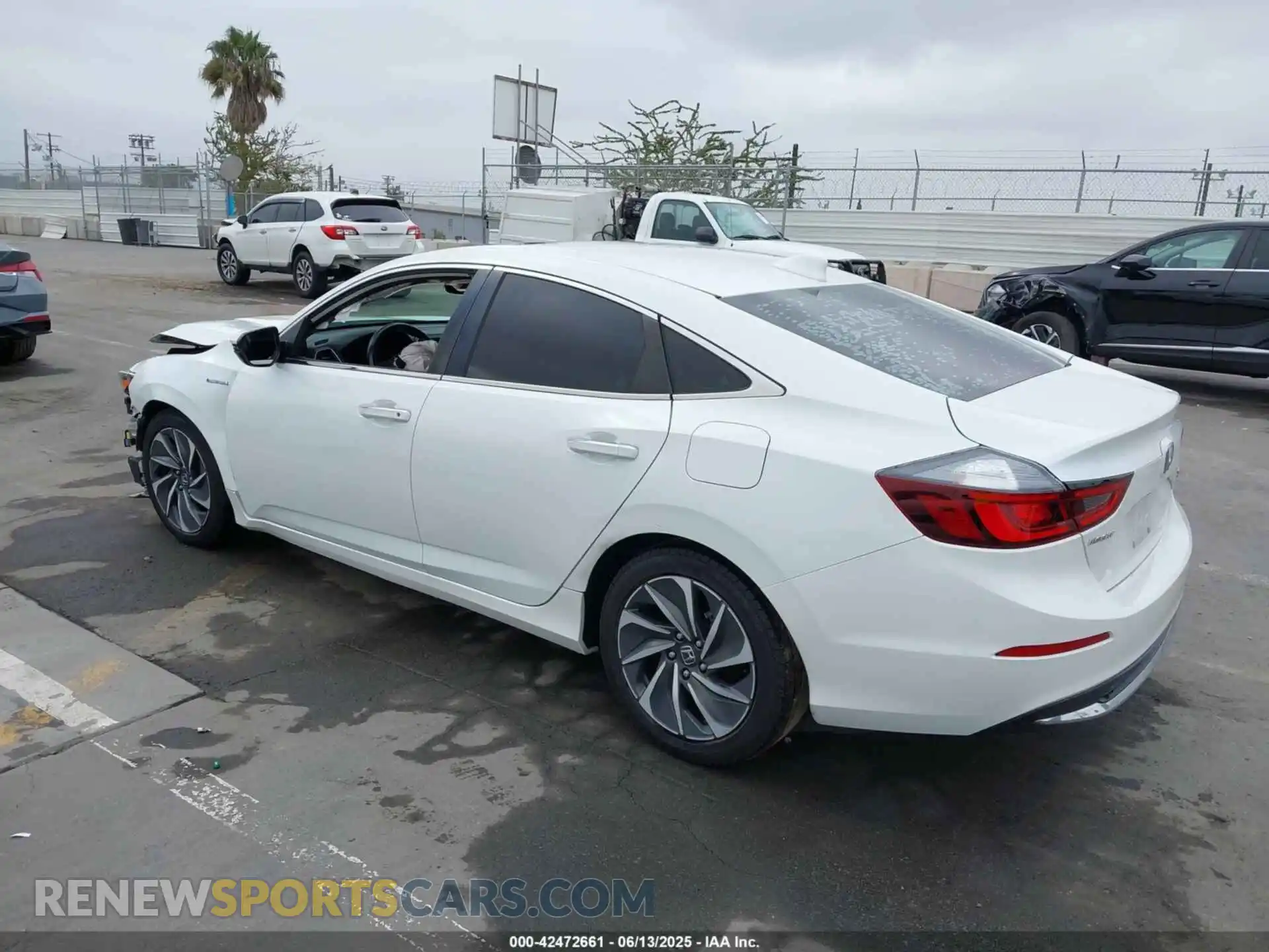 3 Photograph of a damaged car 19XZE4F91LE011025 HONDA INSIGHT 2020