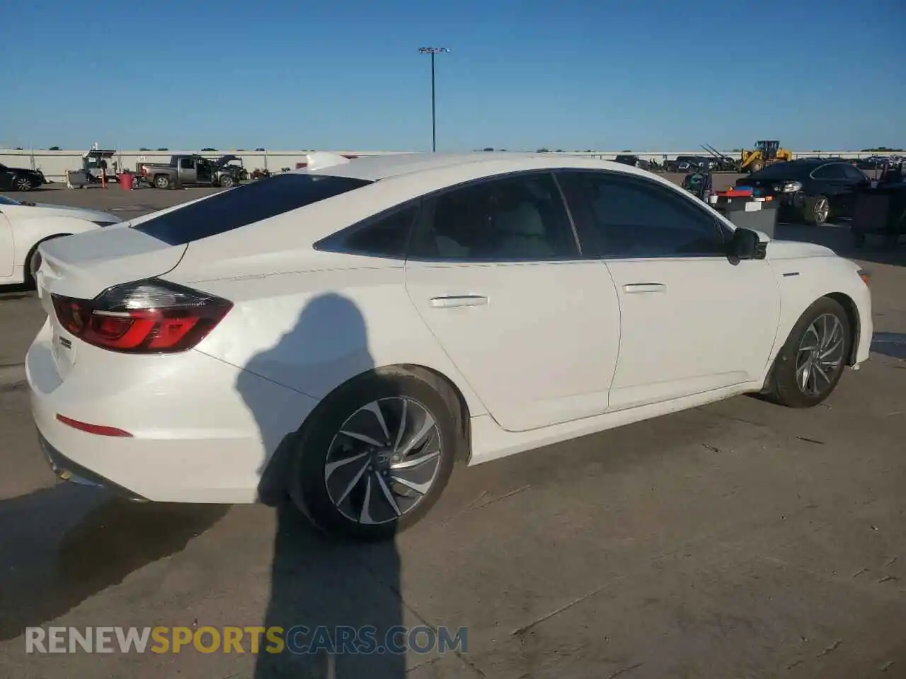 3 Photograph of a damaged car 19XZE4F93LE010264 HONDA INSIGHT 2020