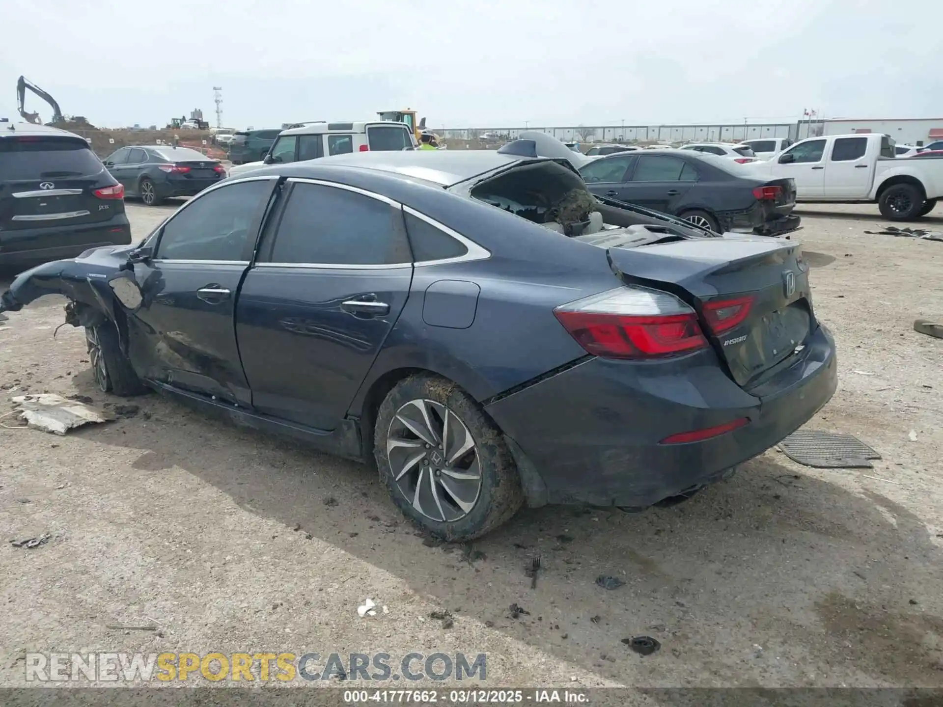 3 Фотография поврежденного автомобиля 19XZE4F94LE006918 HONDA INSIGHT 2020