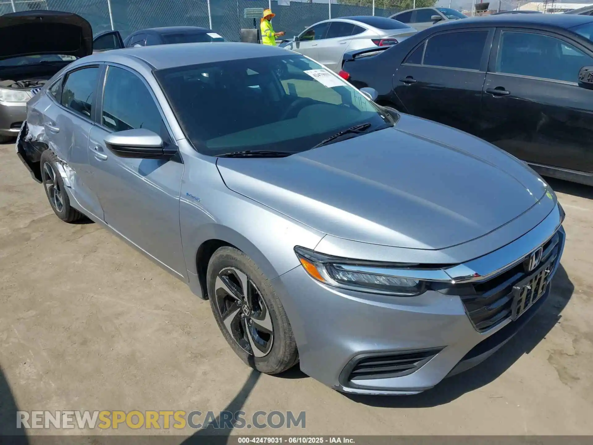 1 Photograph of a damaged car 19XZE4F50ME001374 HONDA INSIGHT 2021
