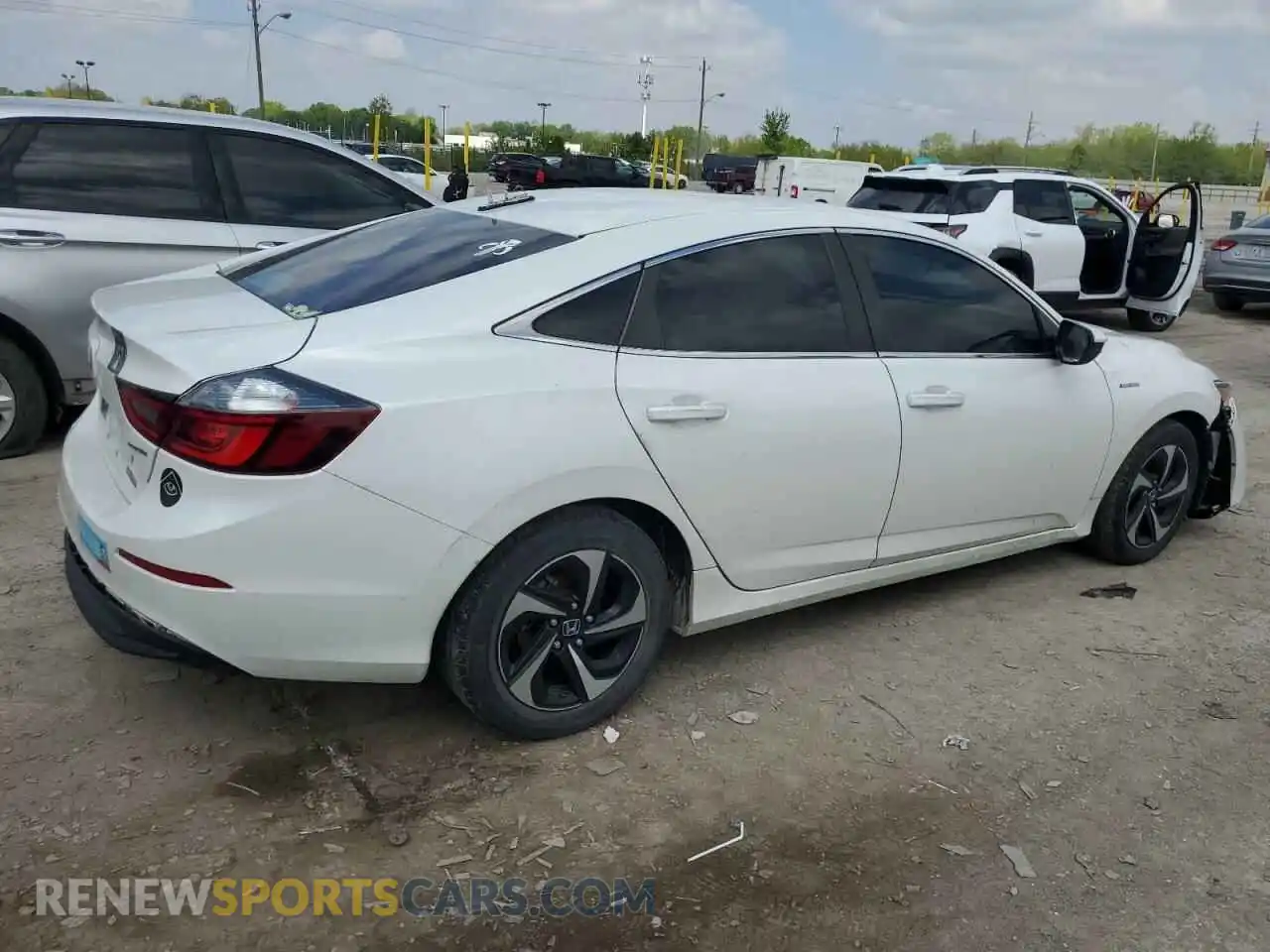 3 Фотография поврежденного автомобиля 19XZE4F54ME003936 HONDA INSIGHT 2021