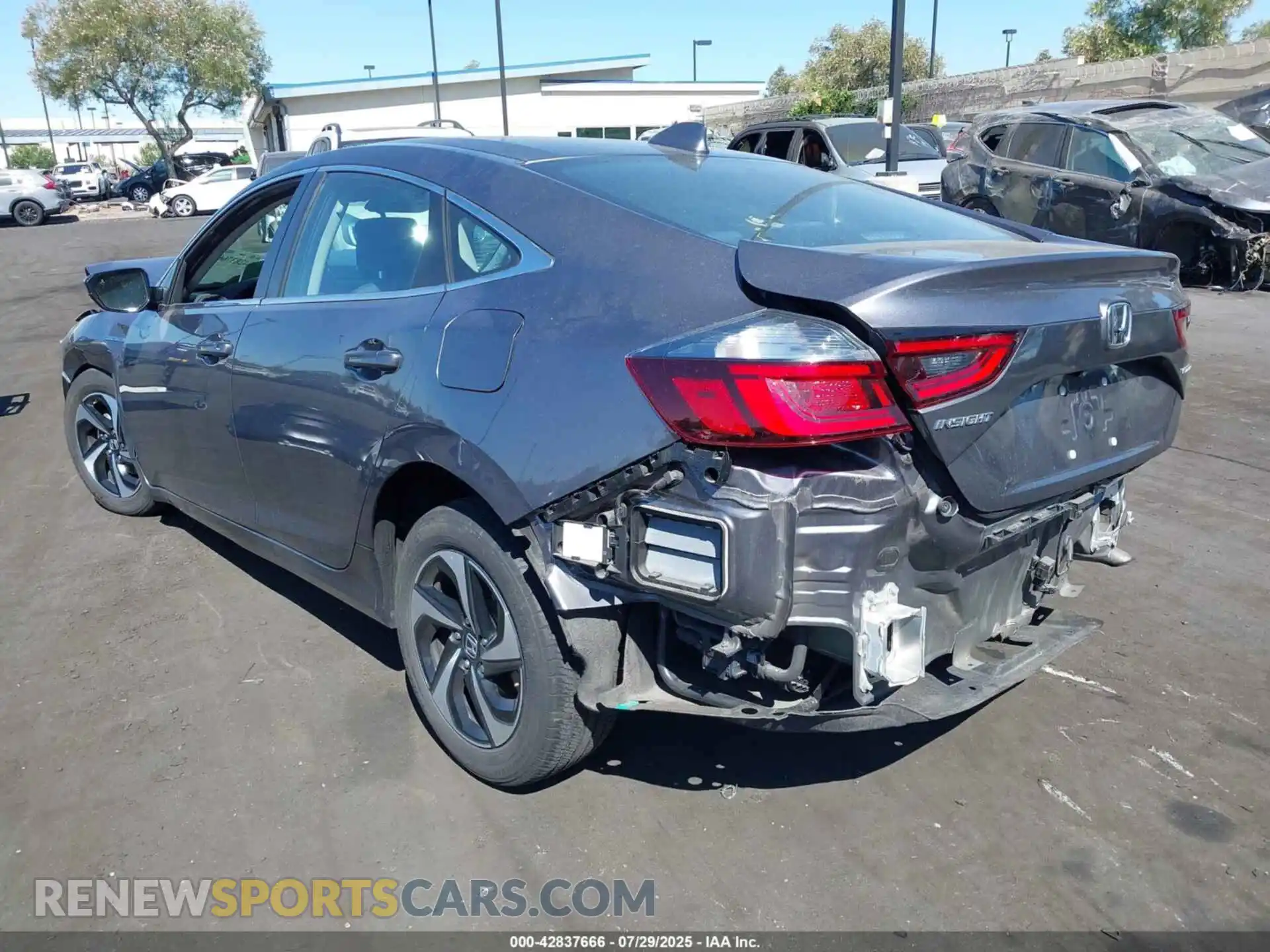 3 Photograph of a damaged car 19XZE4F56ME011567 HONDA INSIGHT 2021