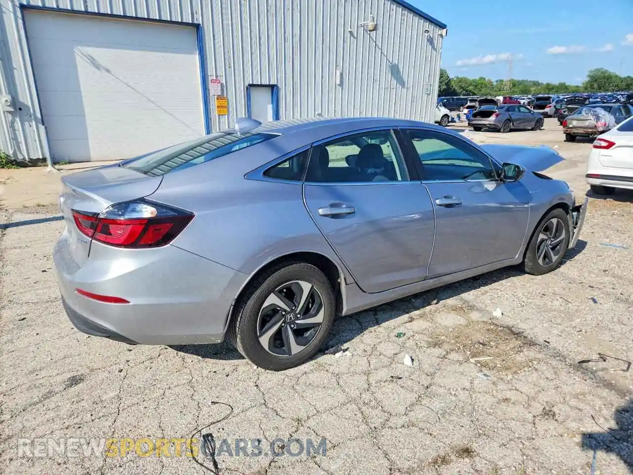 3 Фотография поврежденного автомобиля 19XZE4F57ME009617 HONDA INSIGHT 2021