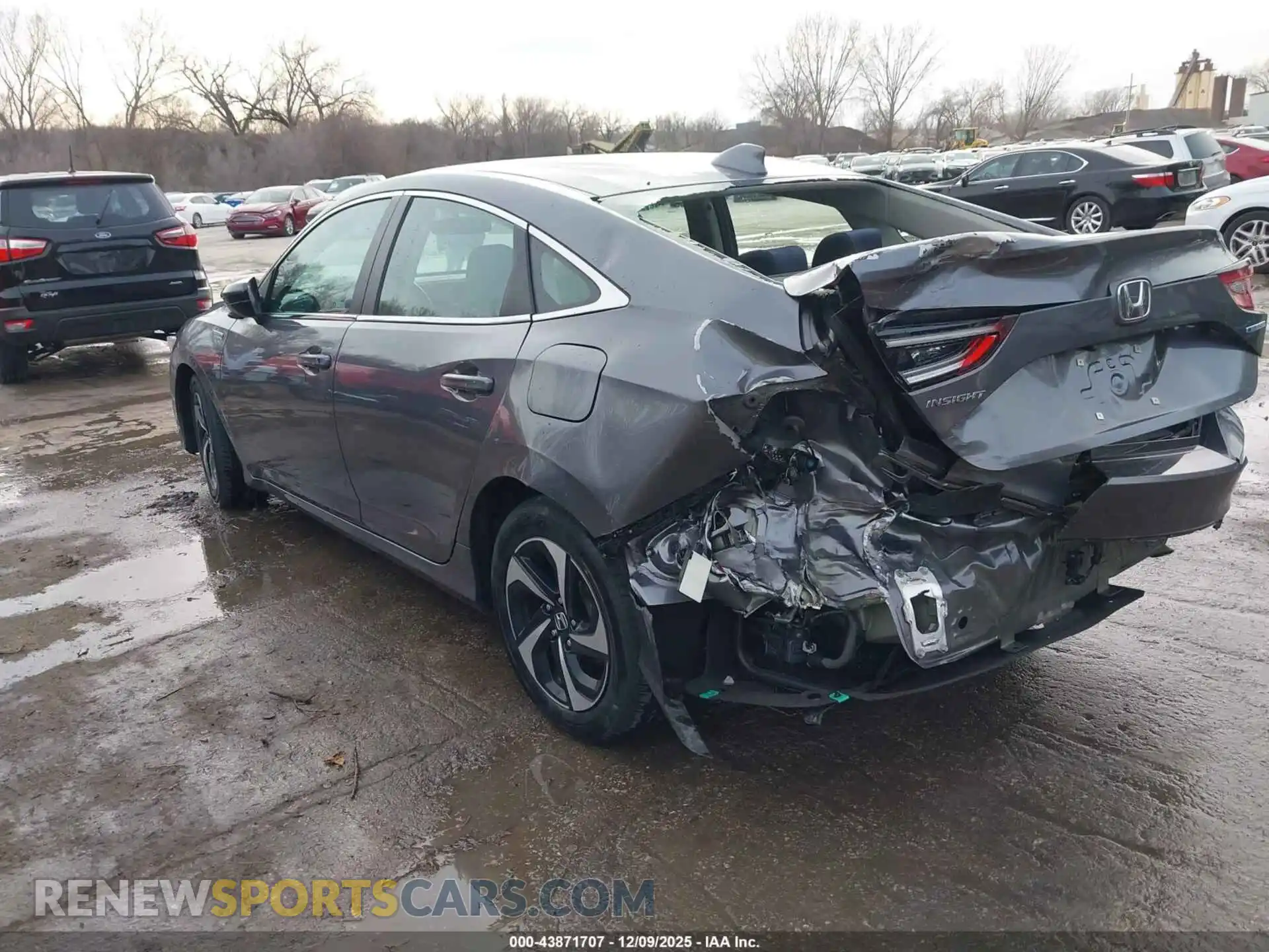 3 Фотография поврежденного автомобиля 19XZE4F58ME007553 HONDA INSIGHT 2021