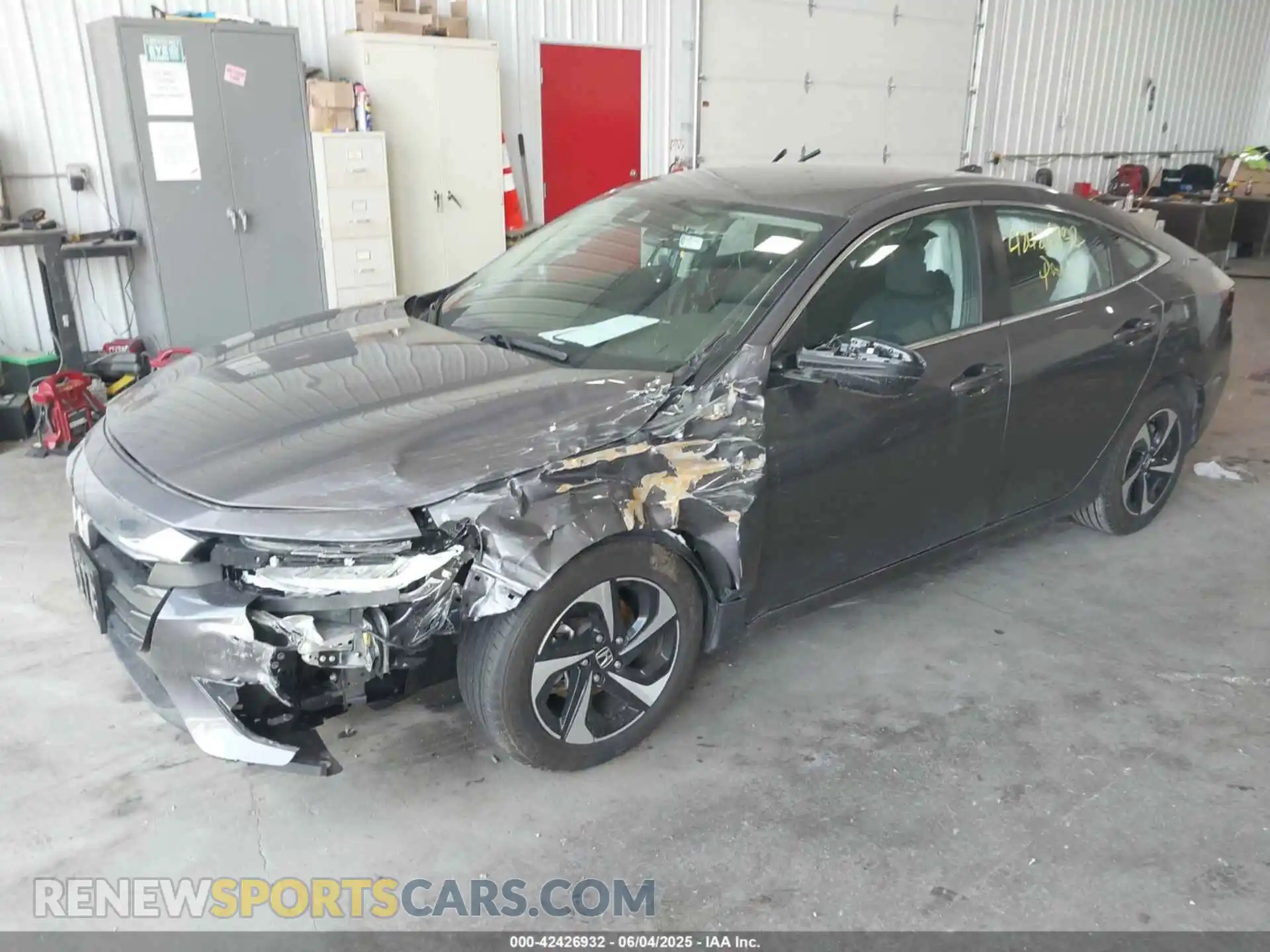 2 fotografías del automóvil dañado 19XZE4F59ME011093 HONDA INSIGHT 2021