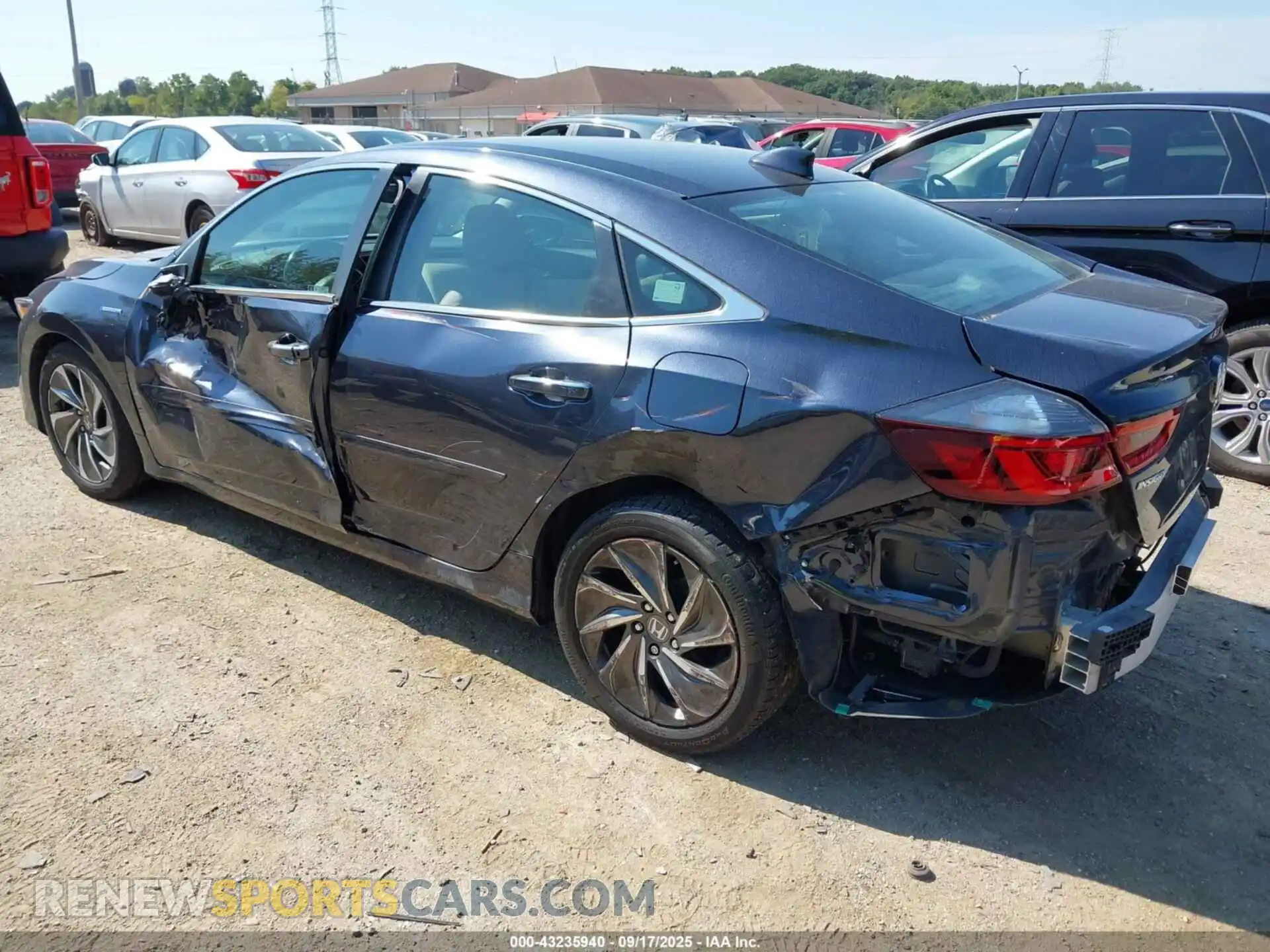 3 Photograph of a damaged car 19XZE4F97ME002542 HONDA INSIGHT 2021