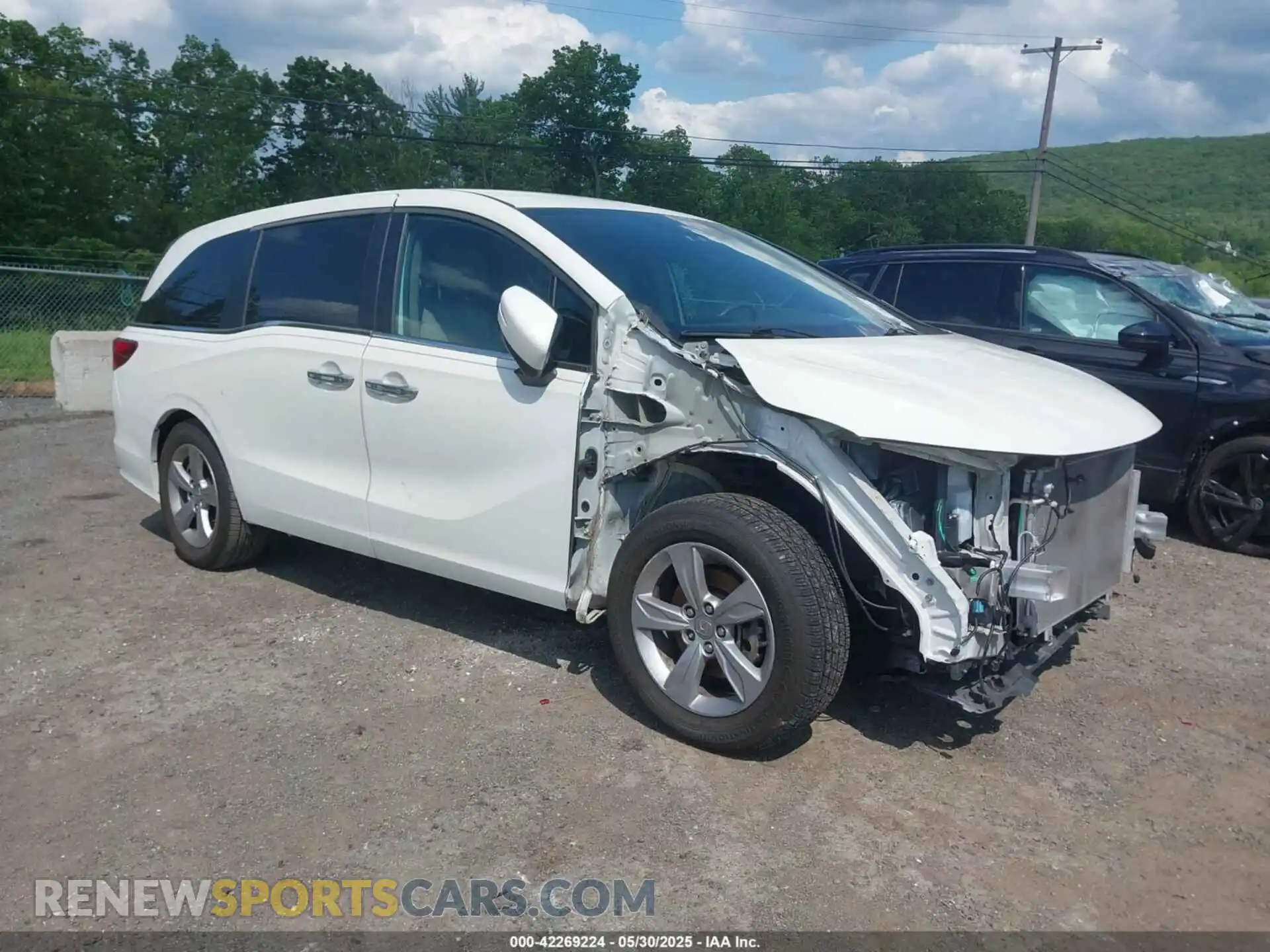 1 Photograph of a damaged car 5FNRL6H55KB098240 HONDA ODYSSEY 2019