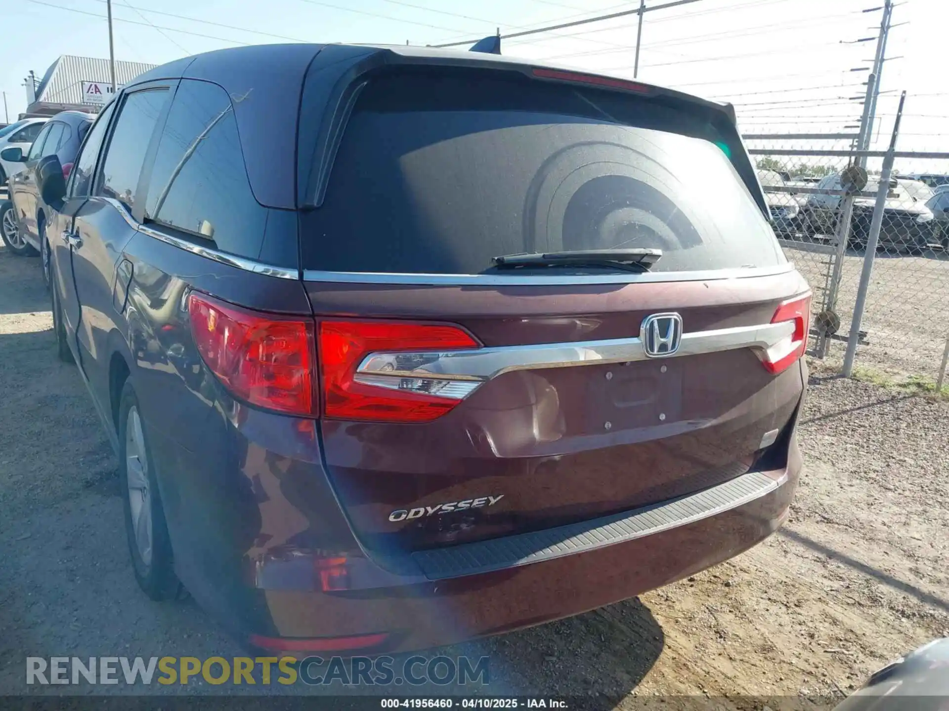 3 Photograph of a damaged car 5FNRL6H57KB133182 HONDA ODYSSEY 2019