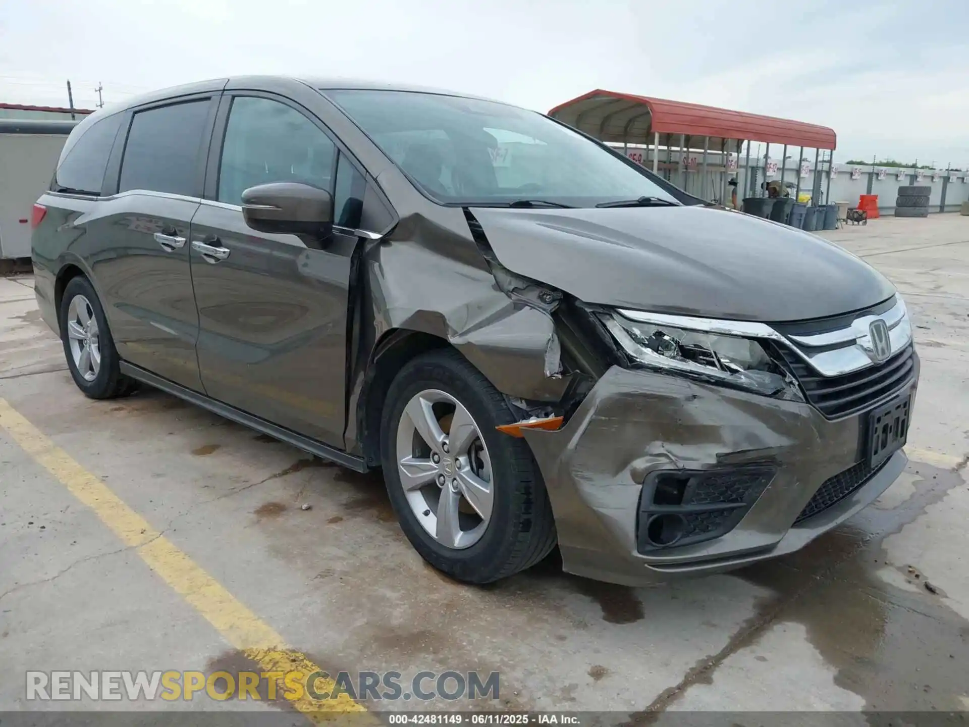 1 Photograph of a damaged car 5FNRL6H58KB046696 HONDA ODYSSEY 2019