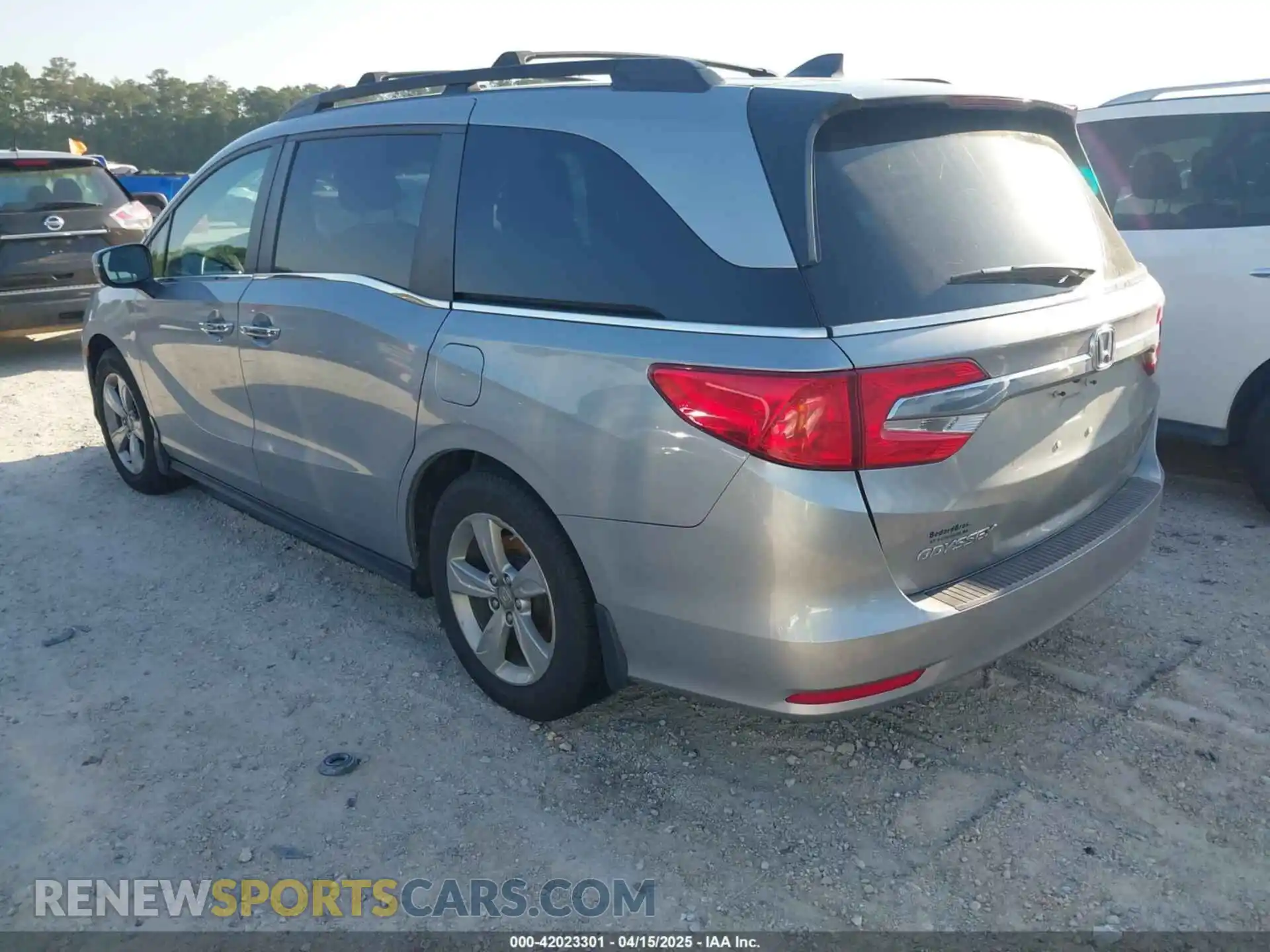 3 Photograph of a damaged car 5FNRL6H58KB047377 HONDA ODYSSEY 2019