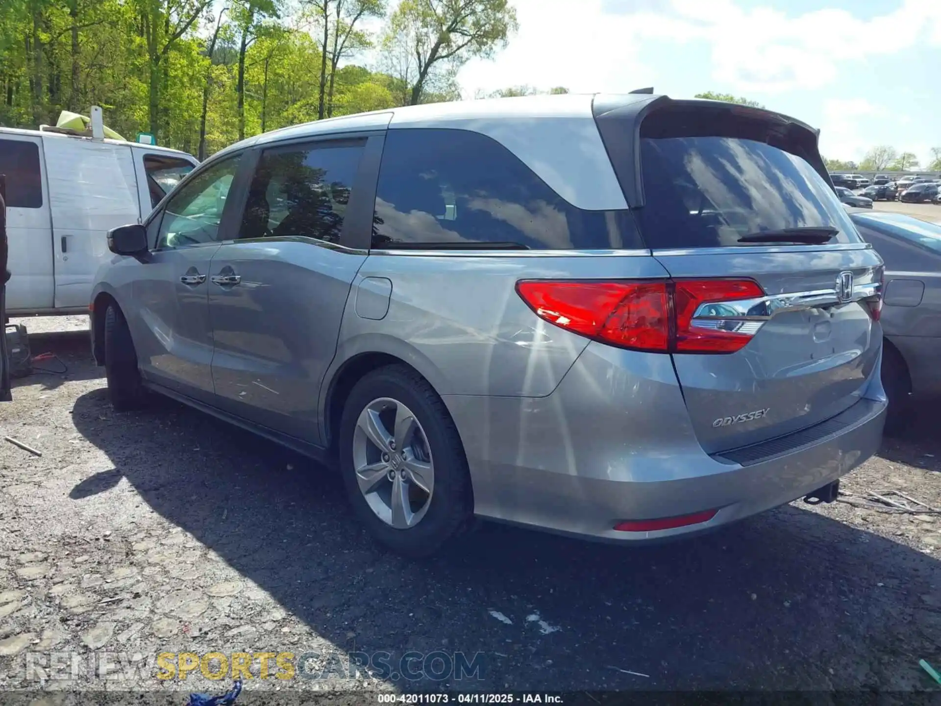 3 Photograph of a damaged car 5FNRL6H58KB110753 HONDA ODYSSEY 2019