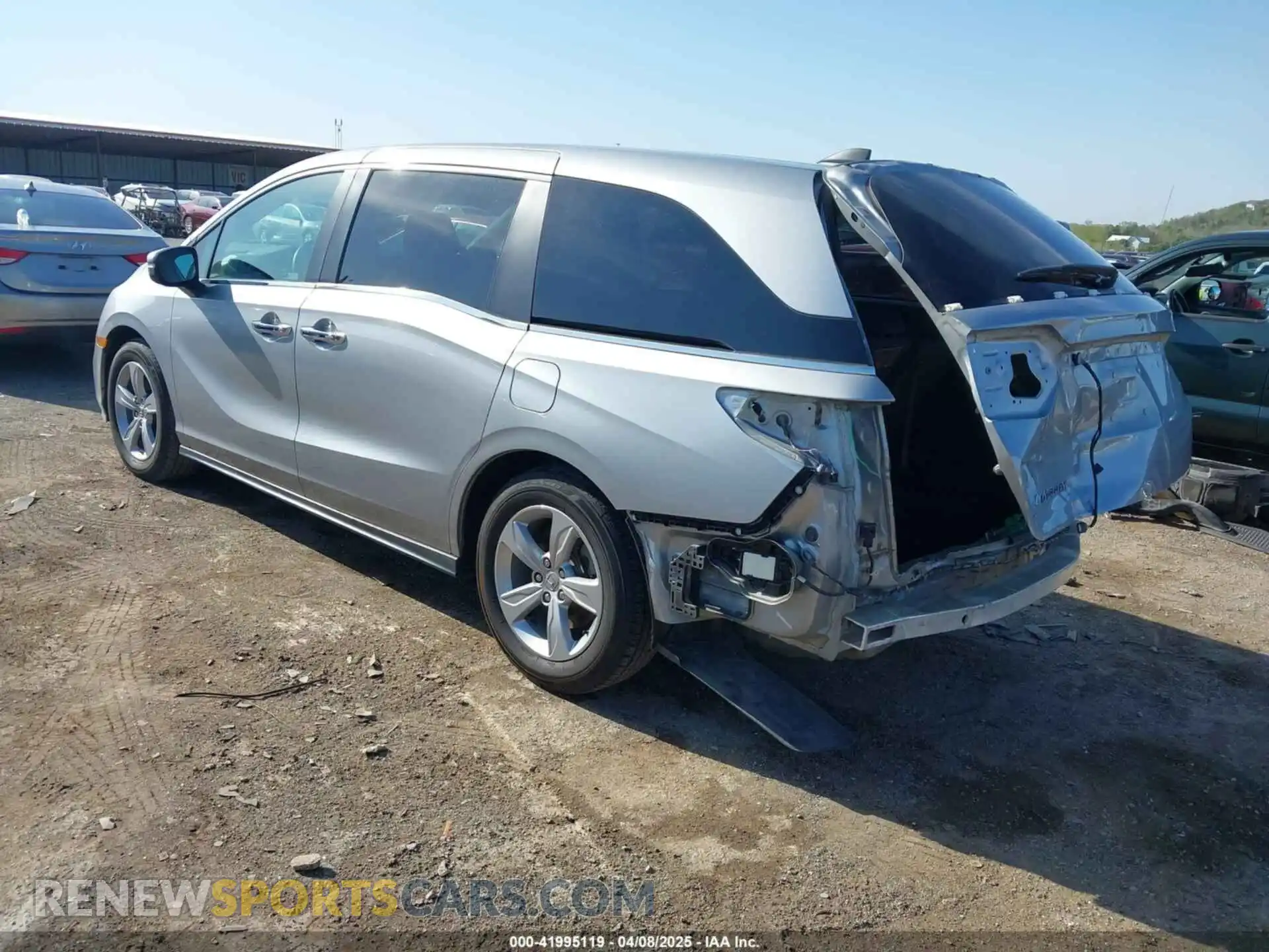3 Photograph of a damaged car 5FNRL6H59KB001878 HONDA ODYSSEY 2019