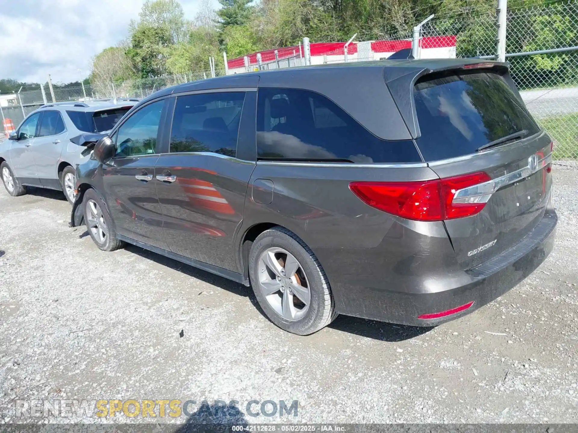 3 Photograph of a damaged car 5FNRL6H71KB019129 HONDA ODYSSEY 2019